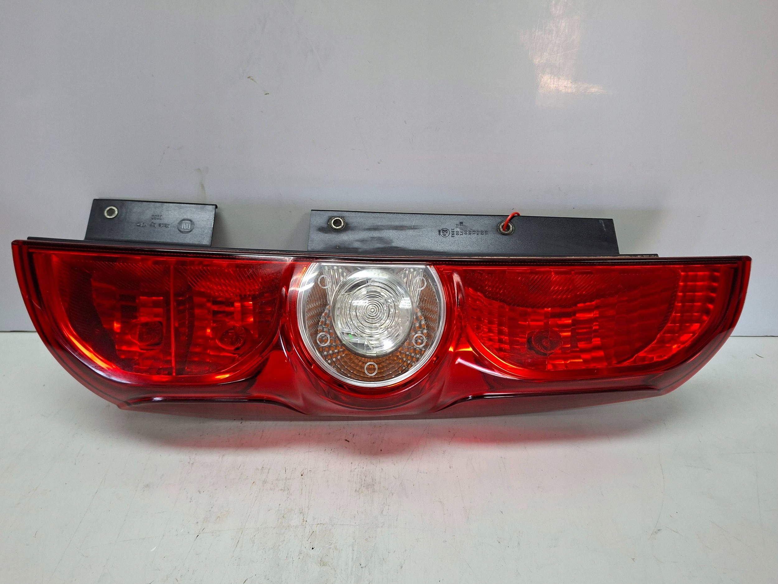 light rear right 518106730 FIAT DOBLO II COMBO D 2010