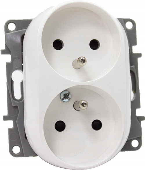 

Legrand Niloe Eco Gniazdo Podwójne Z/u BIAŁE764542