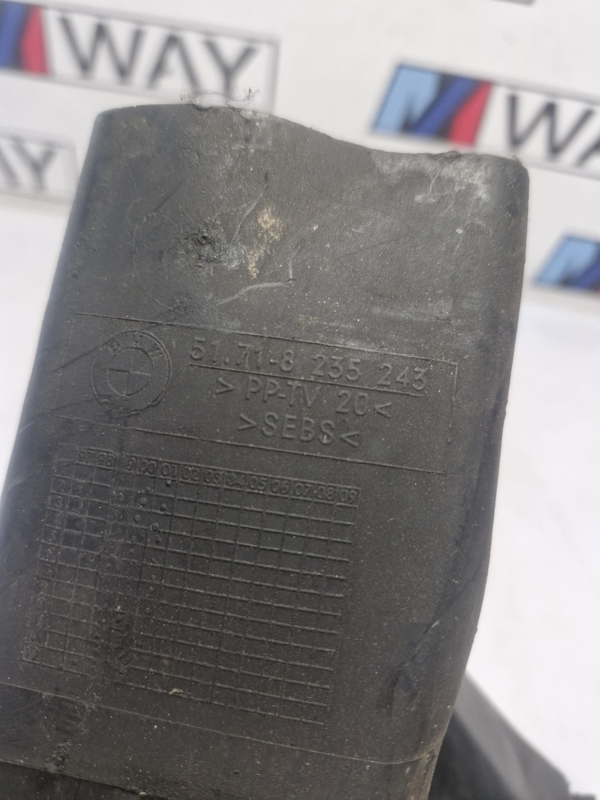 8235243 BMW E46 drain air brakes left