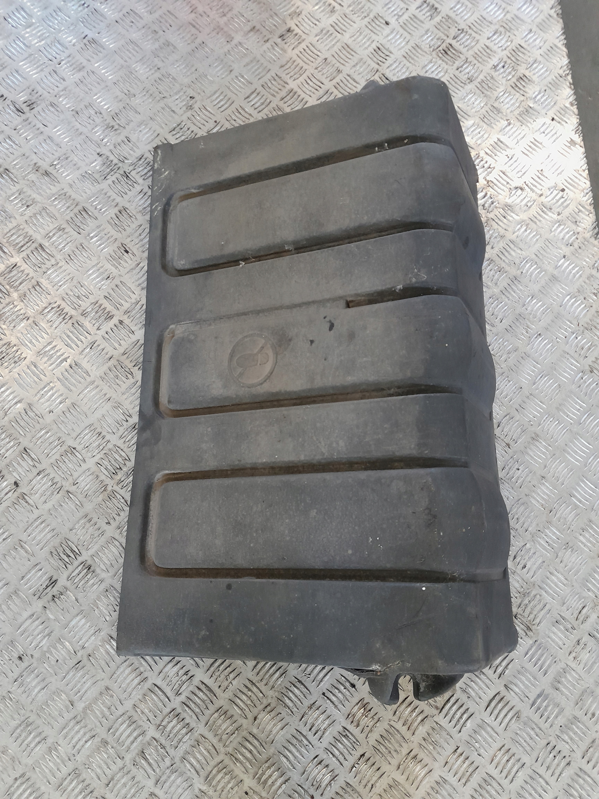 OBUDOWA AKUMULATORÓW RENAULT MIDLUM DXI 220 5010314883