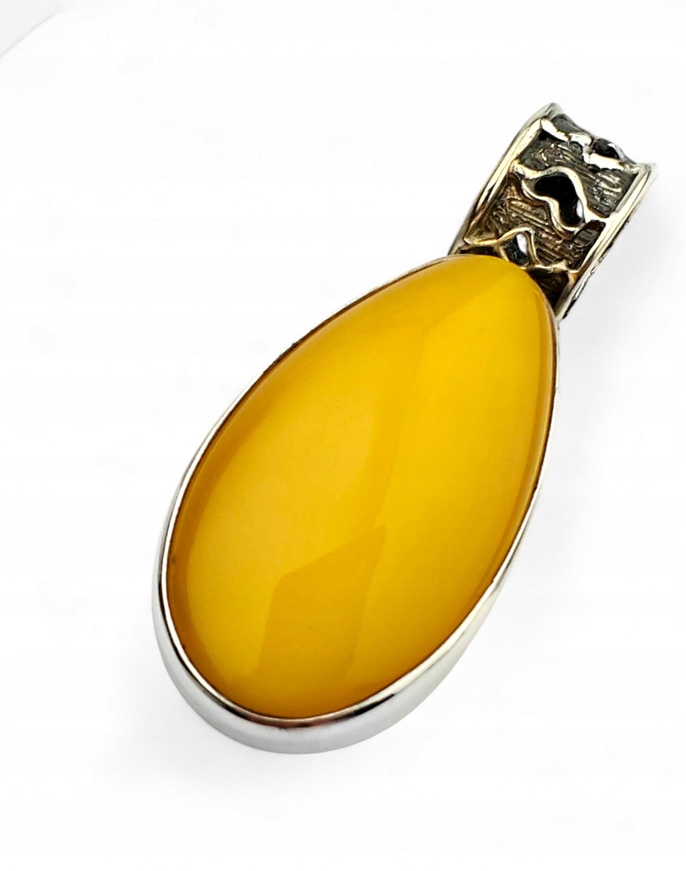 Ovalný Přívěsek Baltský Jantar Stříbro