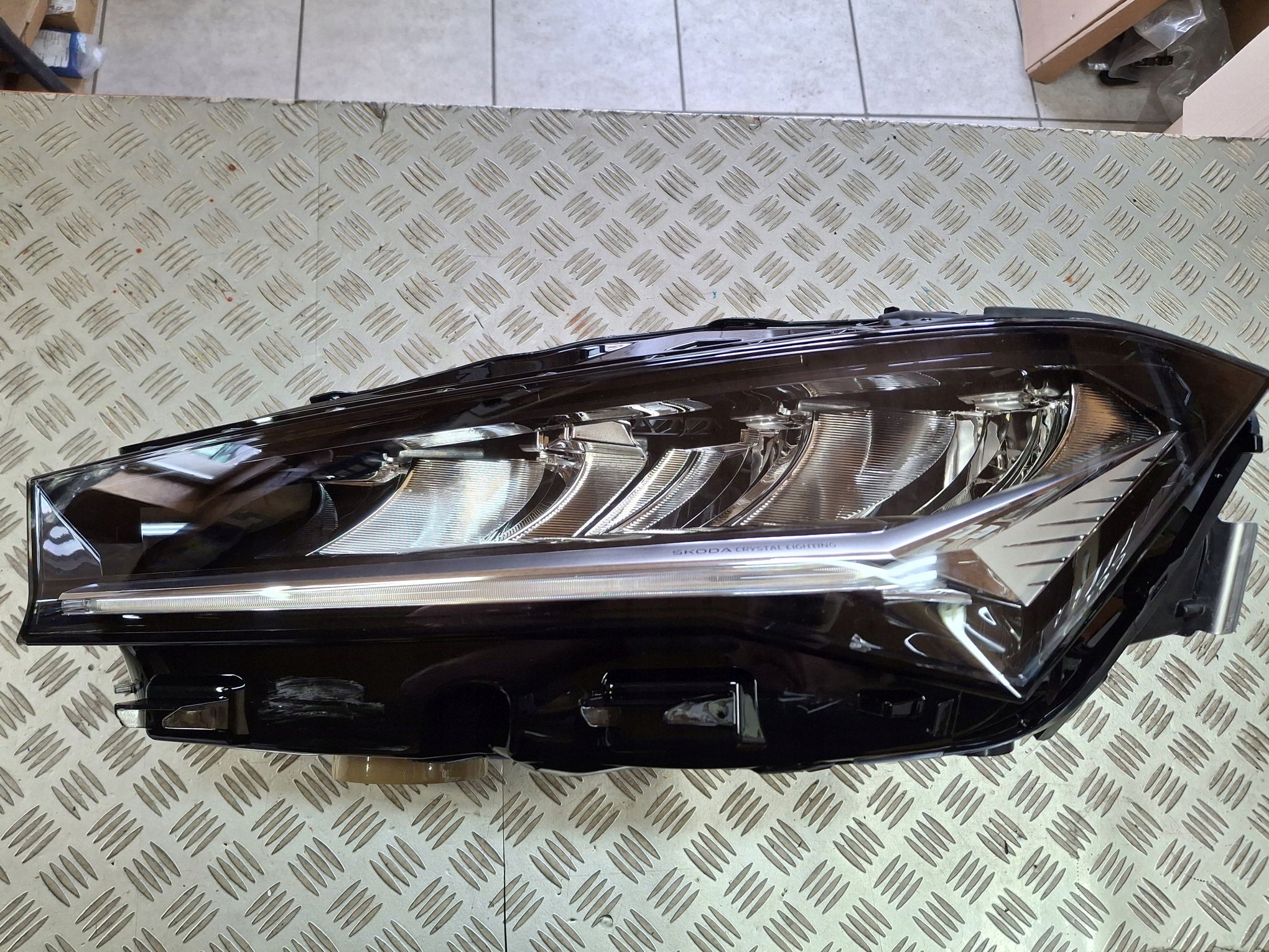 light right or left front FULL LED CRYSTAL SKODA SUPERB IV 2023R->