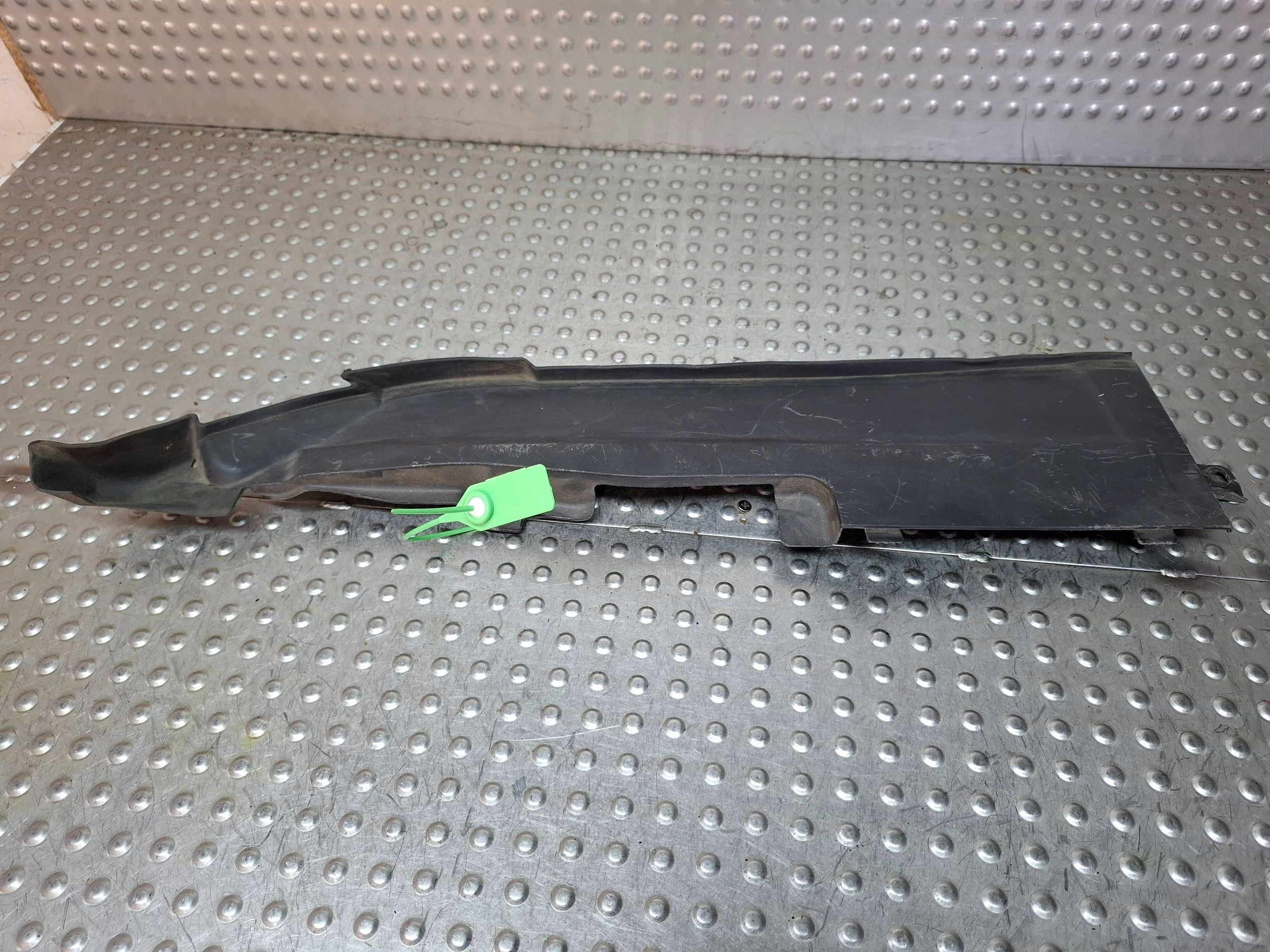 cover under the window left 4H0819335C AUDI A8 D4