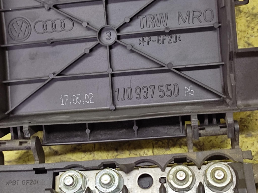 VW GOLF IV Module fusibles 1J0937550AG