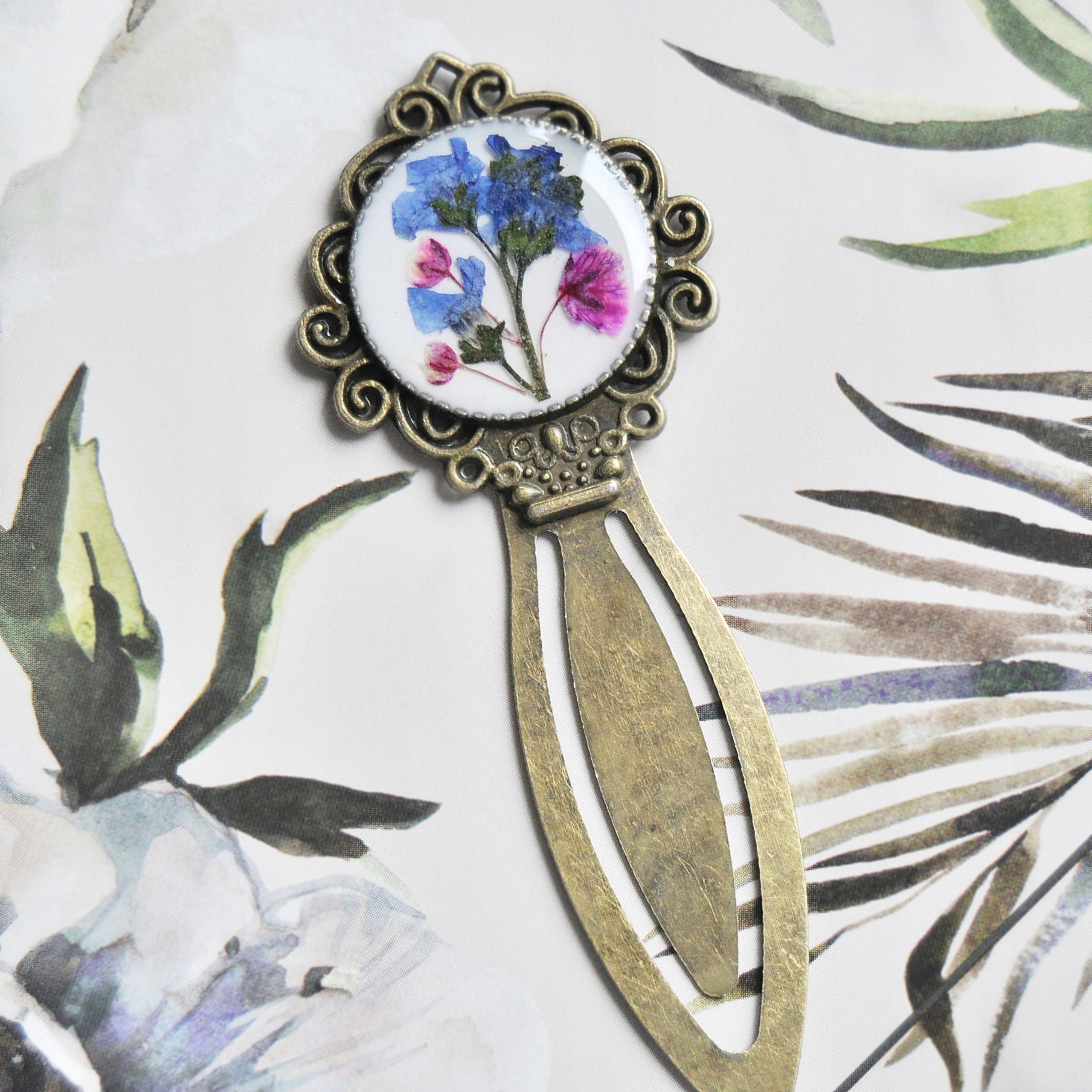 Záložka do knihy s květinami, dárek k narozeninám