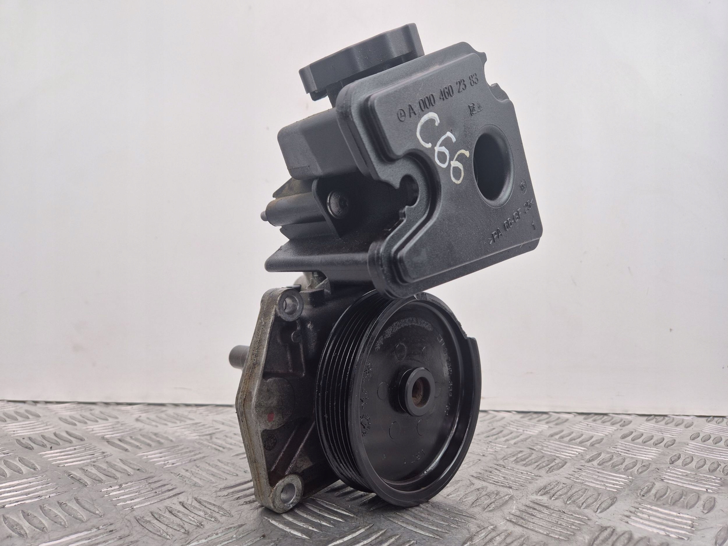 Mercedes E300 W212 servo pump M272.952 A0064664501
