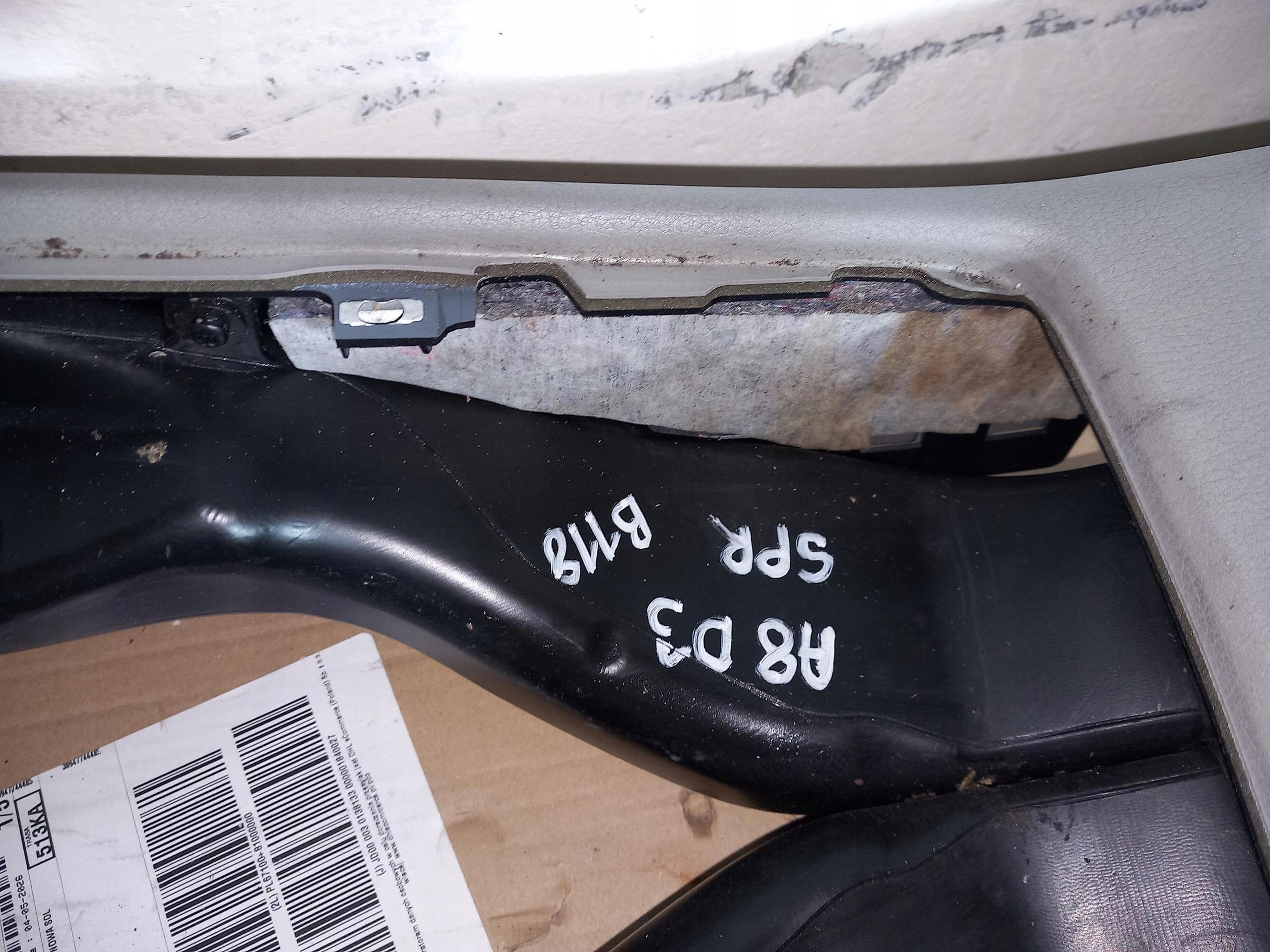 TUNEL mitte AUDI A8 D3 02-10