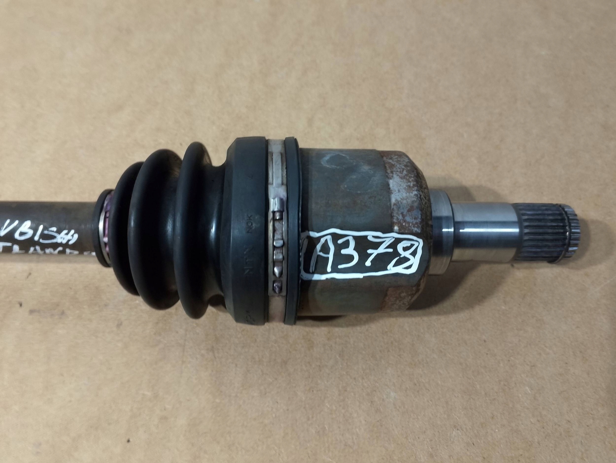 Mitsubishi Outlander III 2,4 H semi-axis front left (A378)
