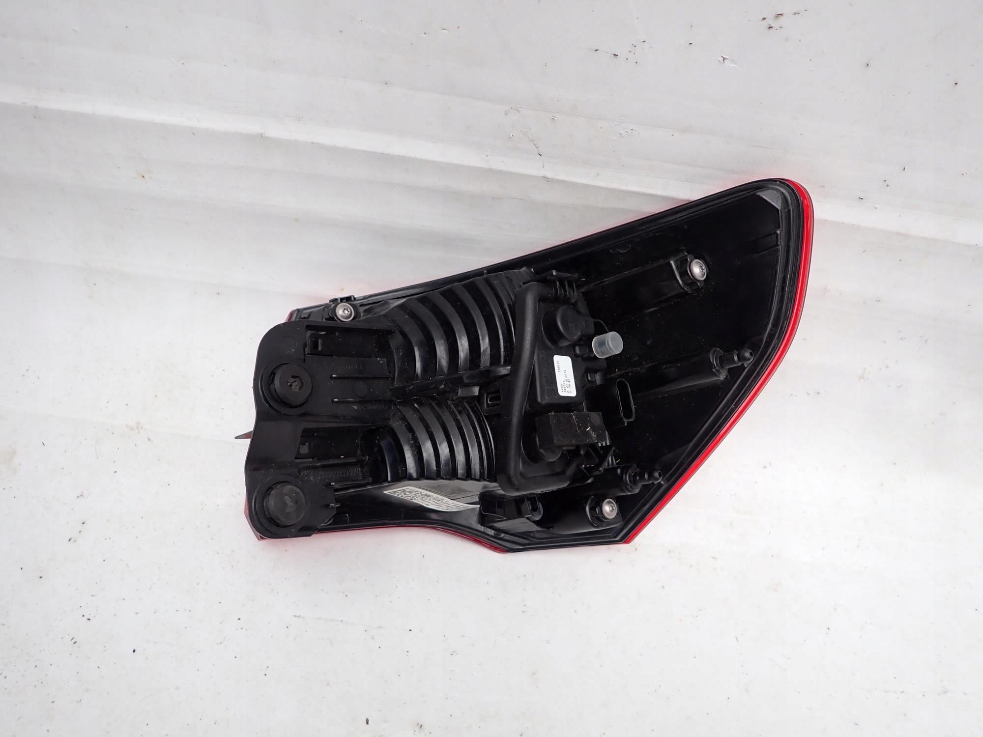 AUDI Q3 II 2 18-> Licht heck hinten links