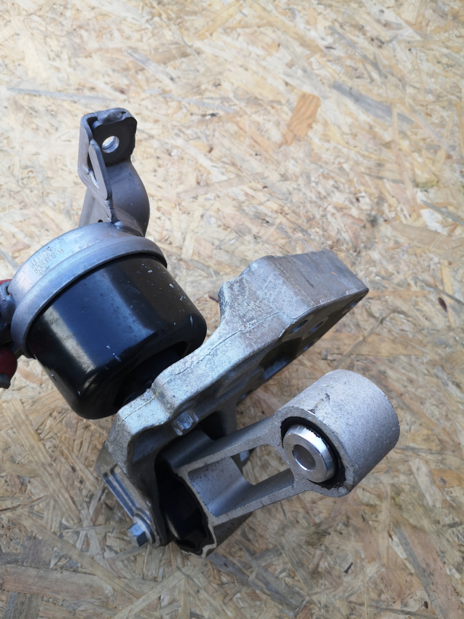 Range Rover Evoque лапа подушка Двигателя BJ32-6F012-AB