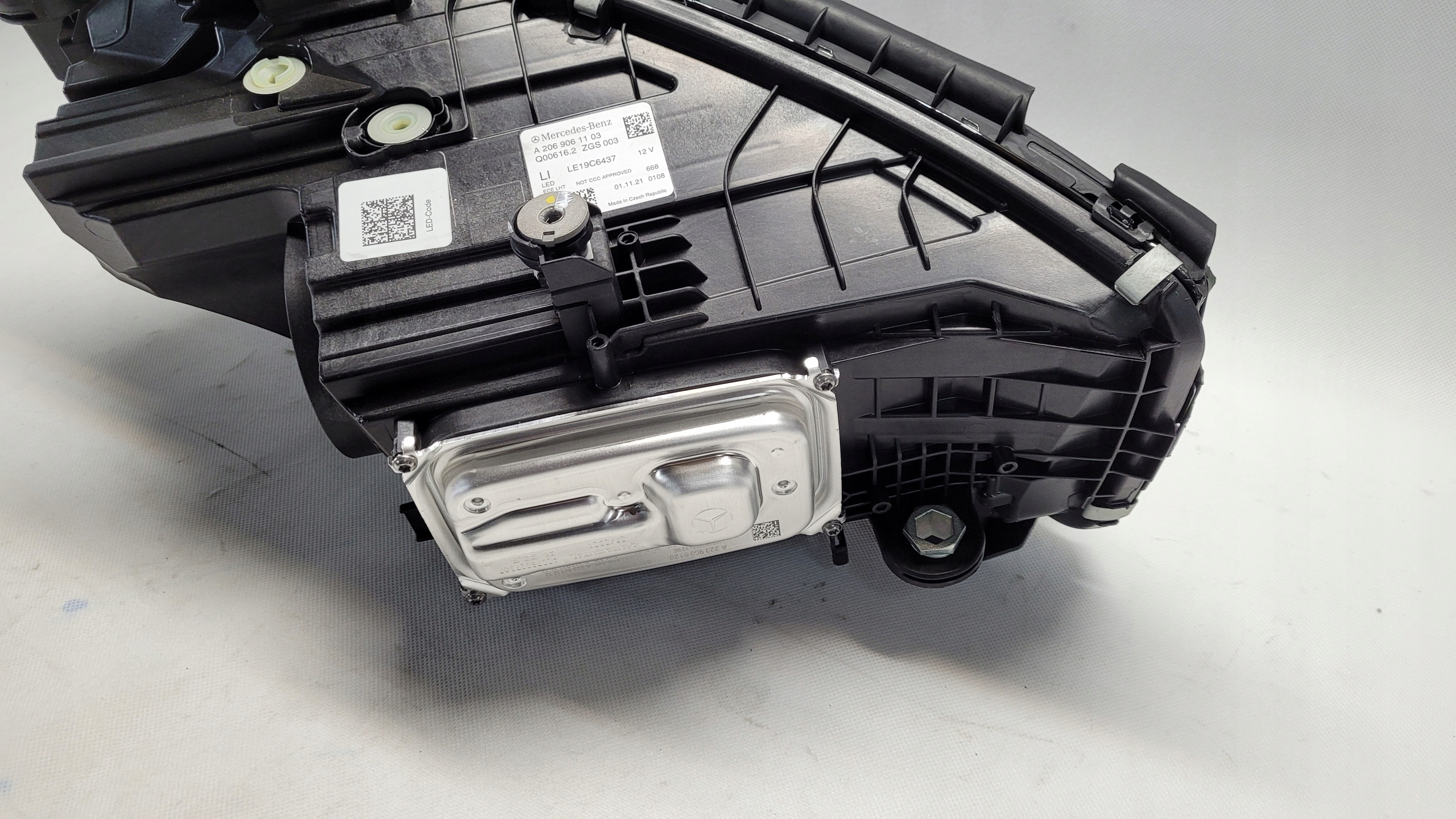 MERCEDES C-KLASA W206 LAMPA PRZÓD LEWA FULL LED H Regulacja wysokości elektryczna