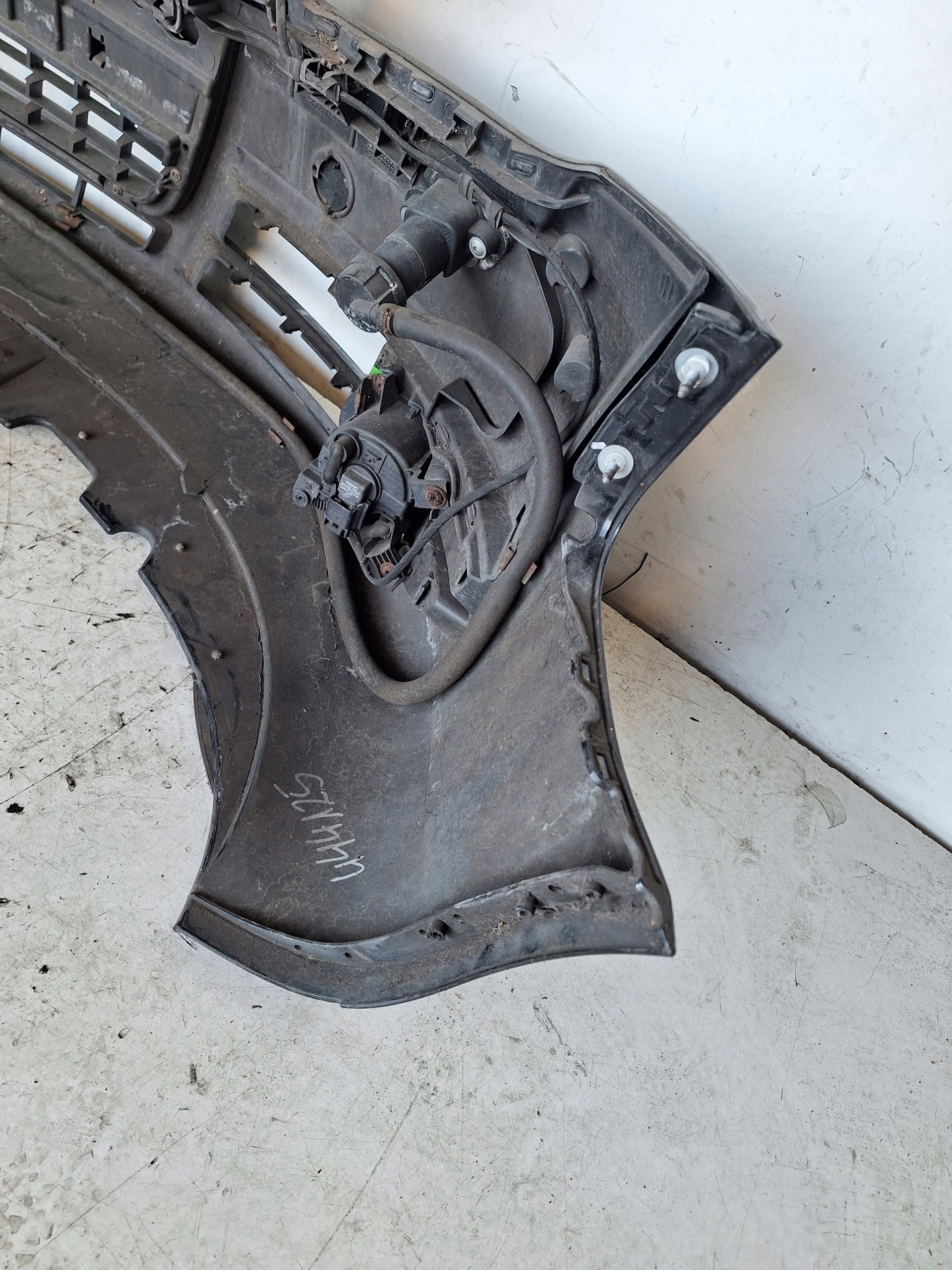 AUDI A4 B7 05-08 bumper + XENON