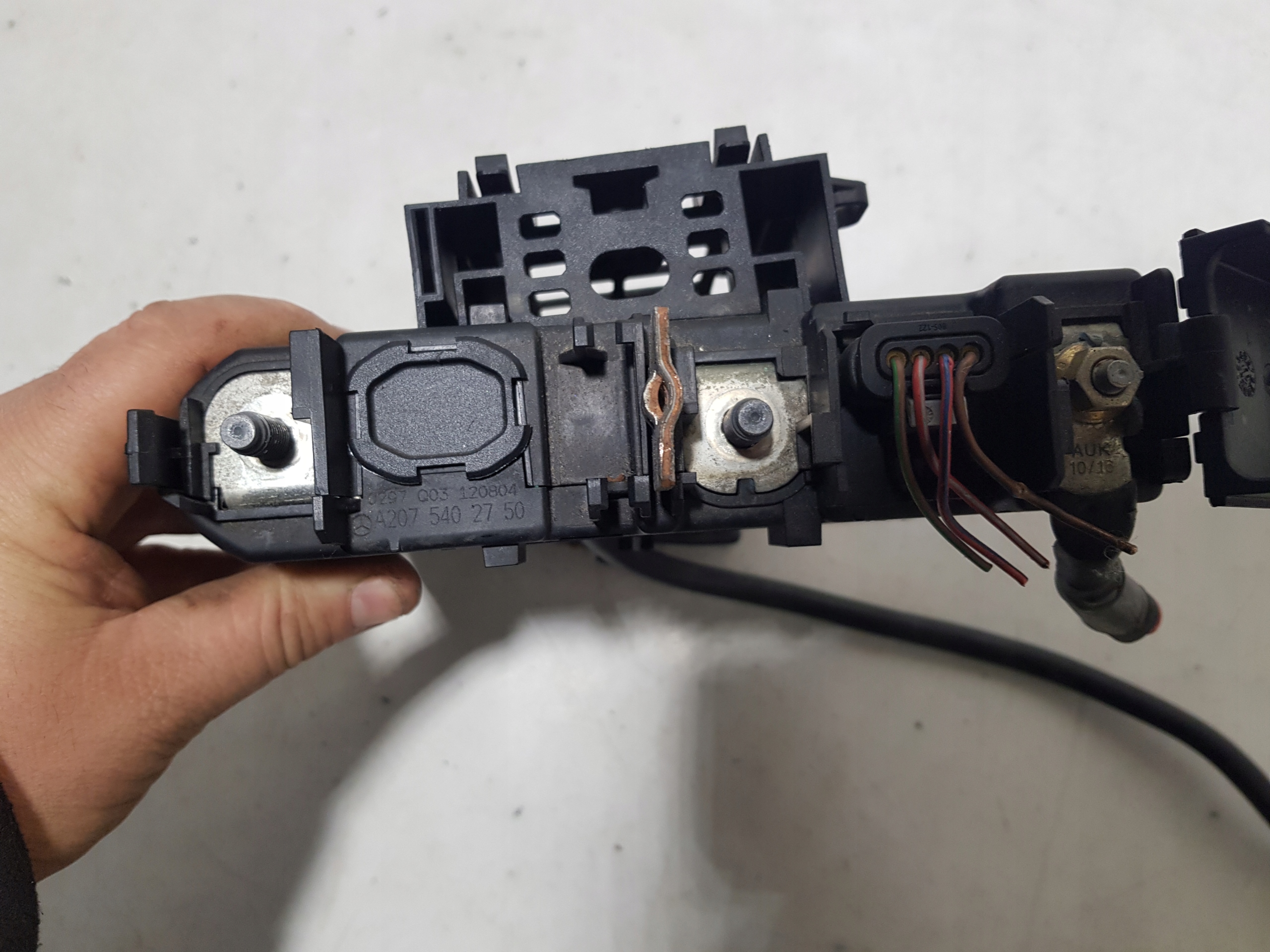 Stromverteiler mit Sicherung MERCEDES W207 A2075402750