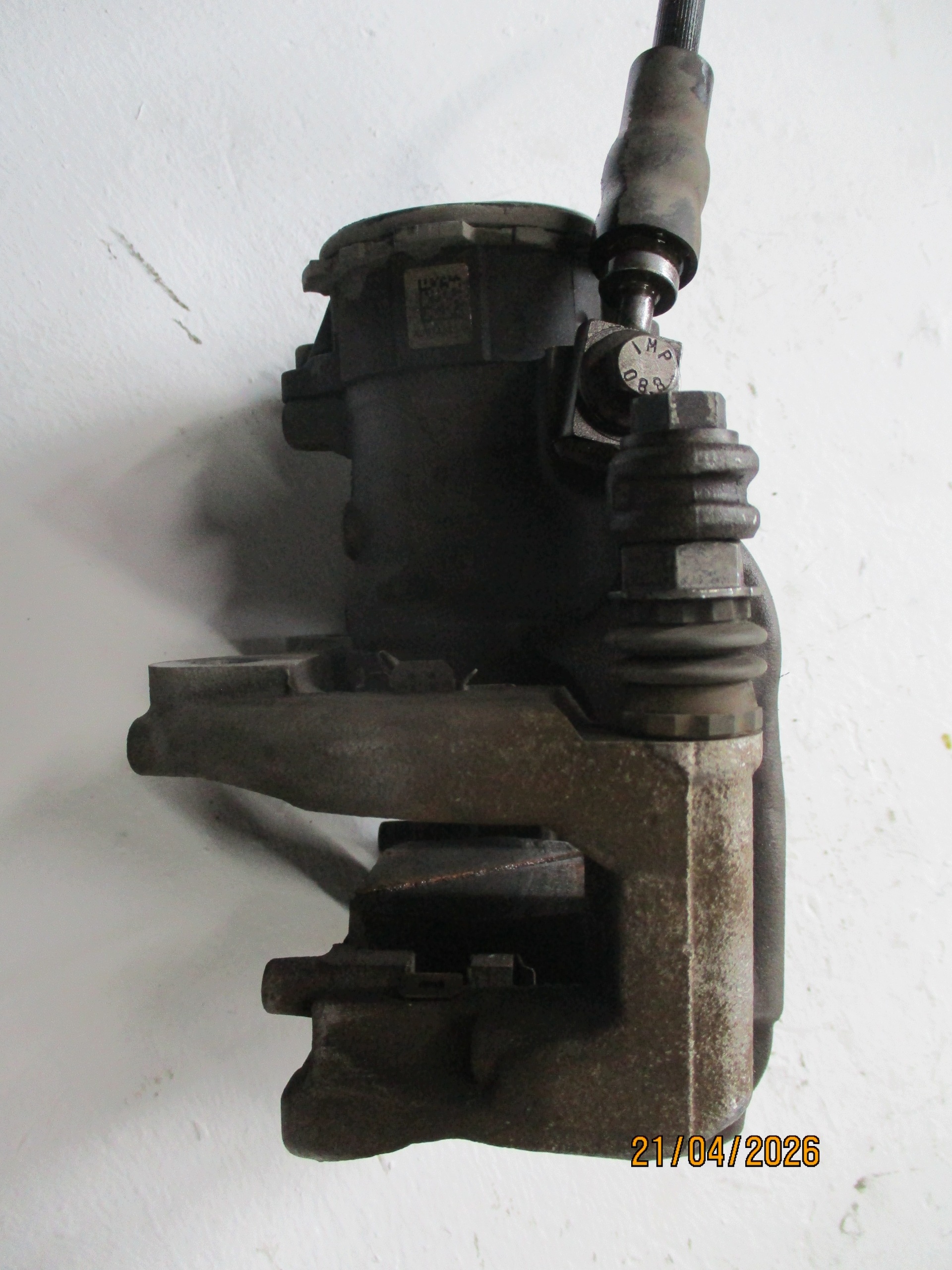 caliper left MERCEDES 206 C KLASA rear part rear