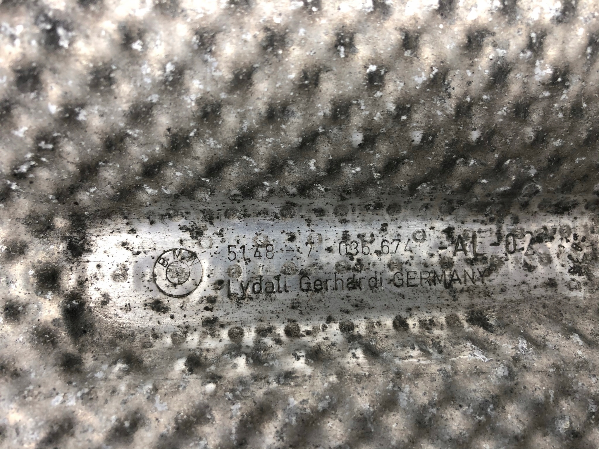 Blende Abdeckung TERMICZNA TLUMIKA BMW 7 E65 7036674