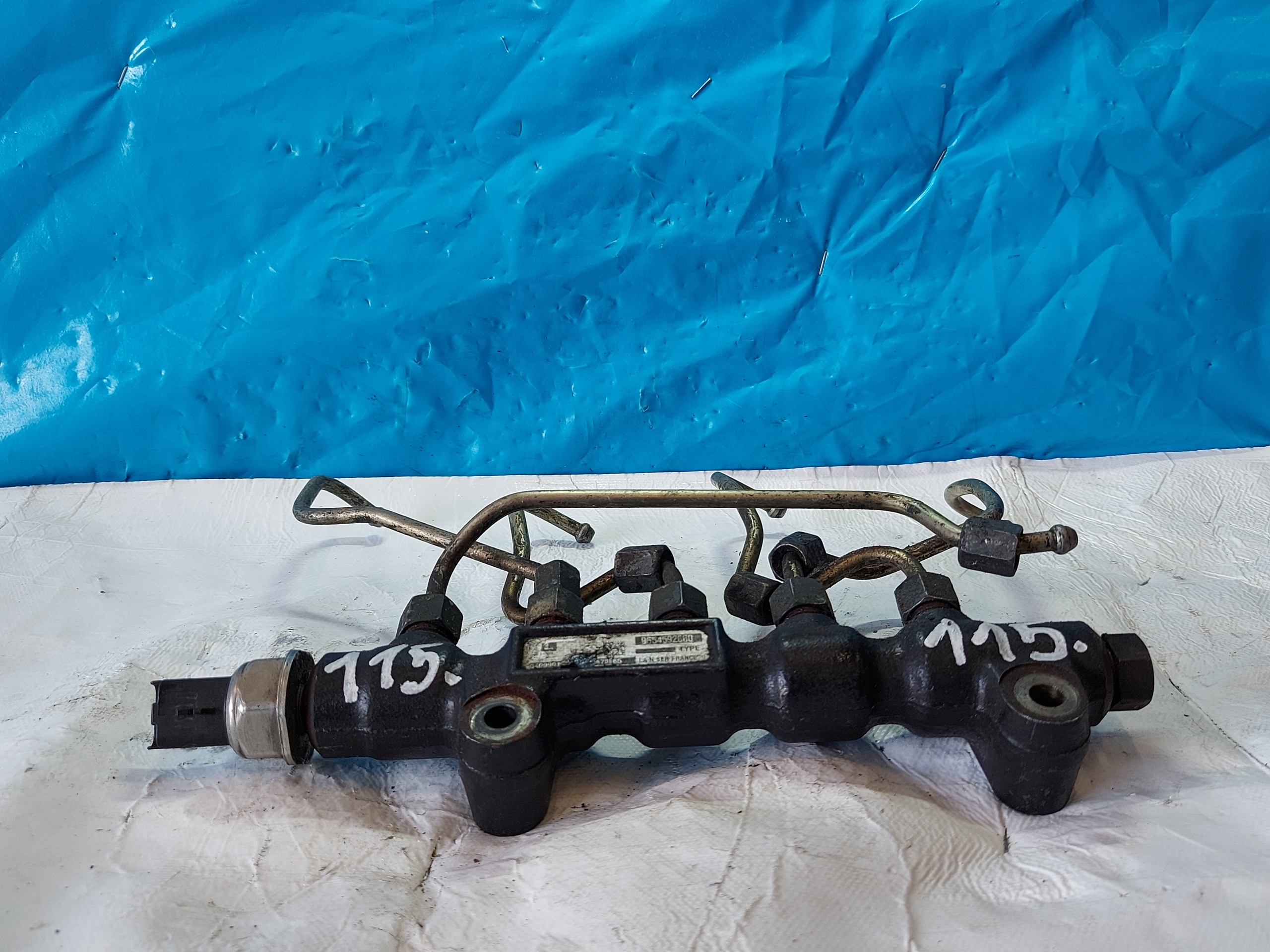 Rampe injection CITROEN C2 1.4 HDI 9654592680
