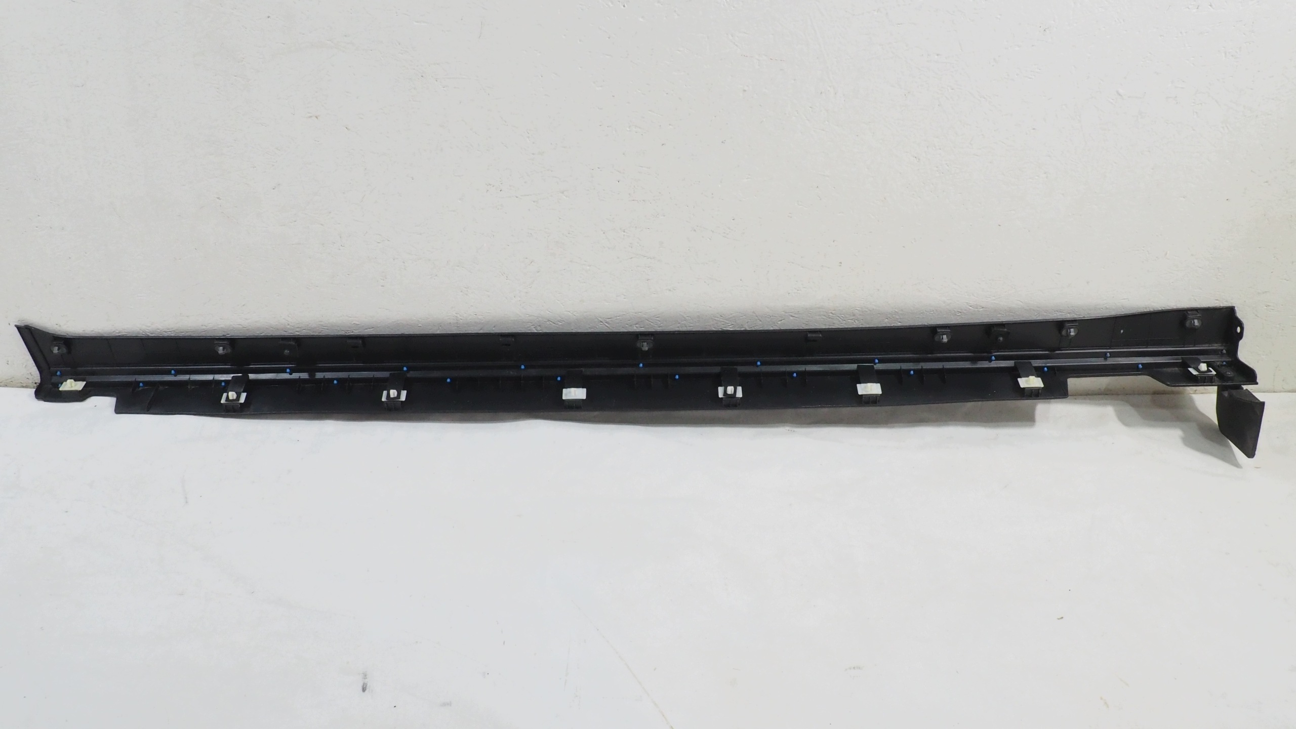 Kia Sportage V moulding threshold right 87754-R2000