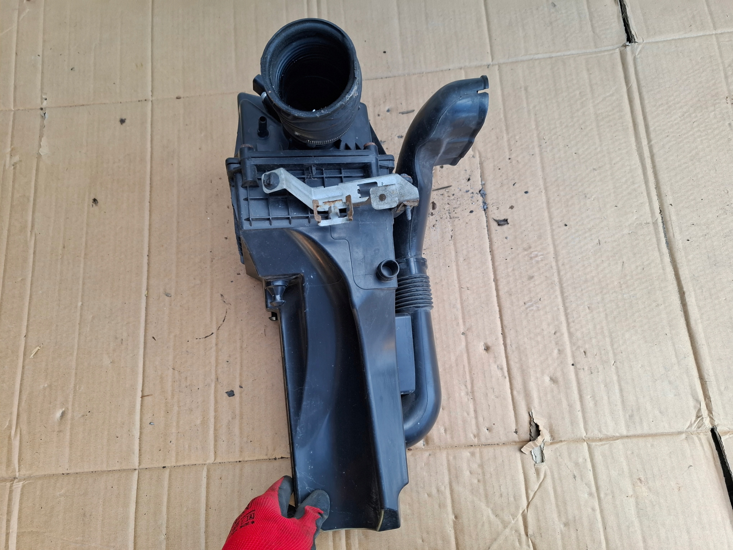 Gehäuse filter luft FORD FIESTA MK7 AV21-9600-AA 1.4 70KM