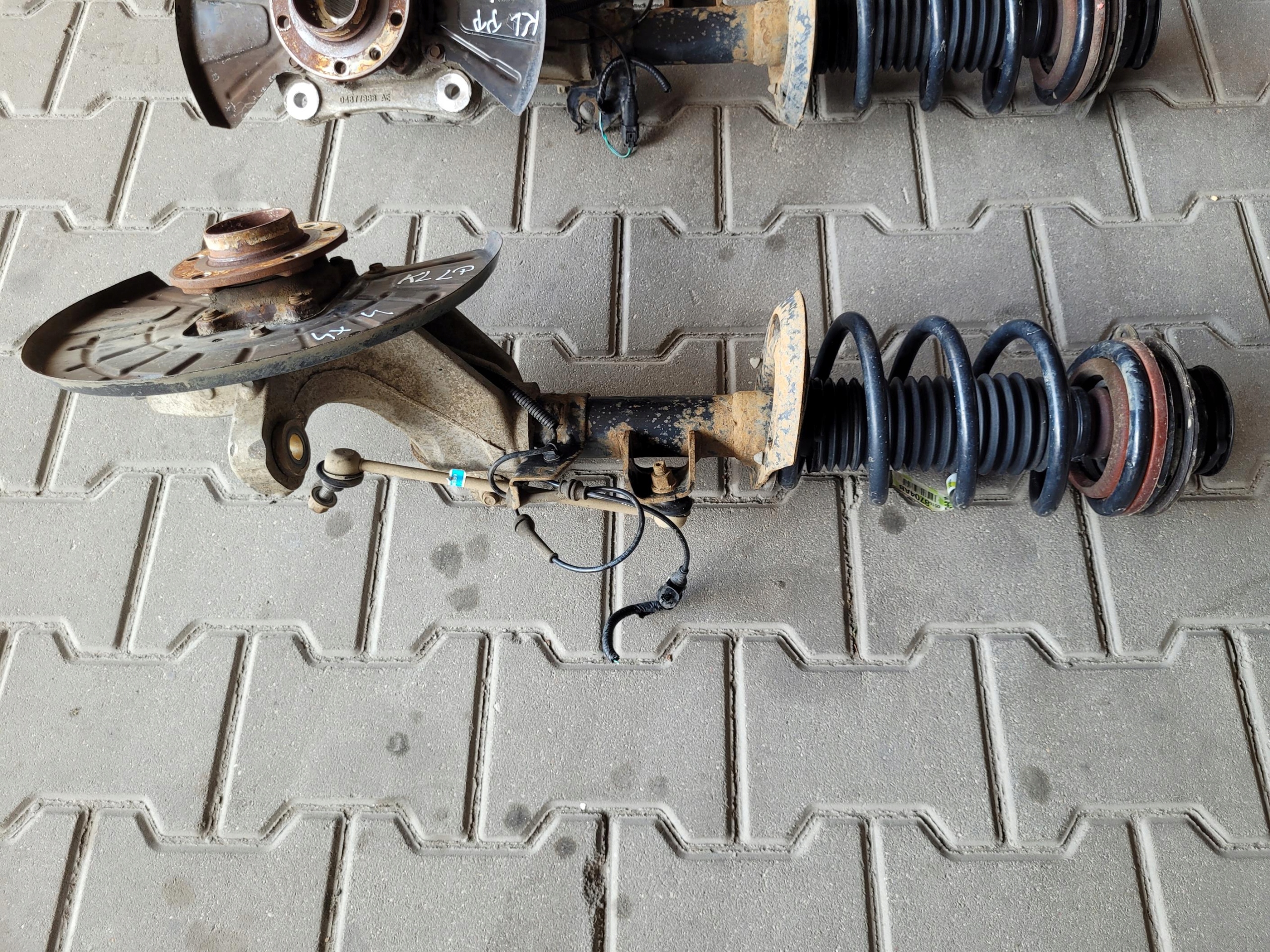 swing shock absorber front left McPherson JEEP CHEROKEE V KL 2.2 CRD 4X4