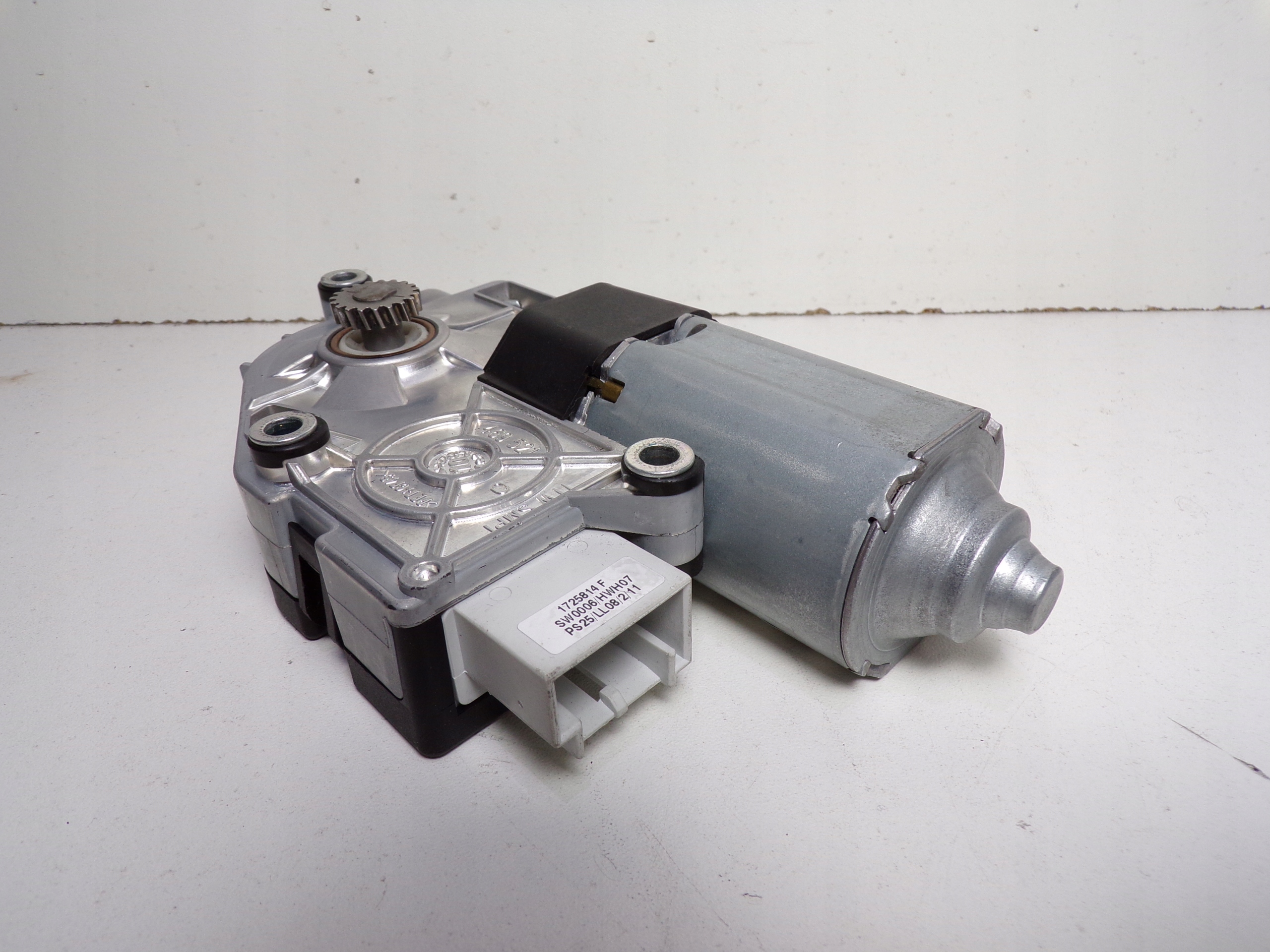 8U0959591 SILNICZEK SZYBY SZYBERDACHU AUDI Q3 RSQ3 Quality of parts according to GVO Q original with factory logo OEM OES