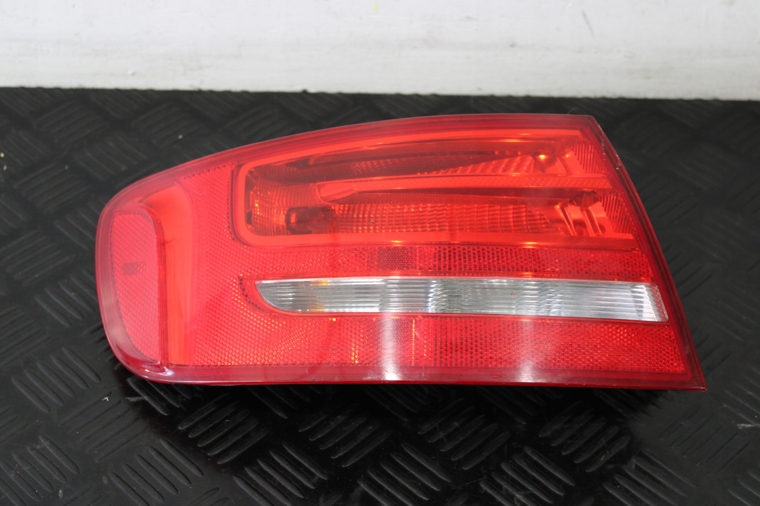 light left rear part AUDI A4 8K0 8K9 B8