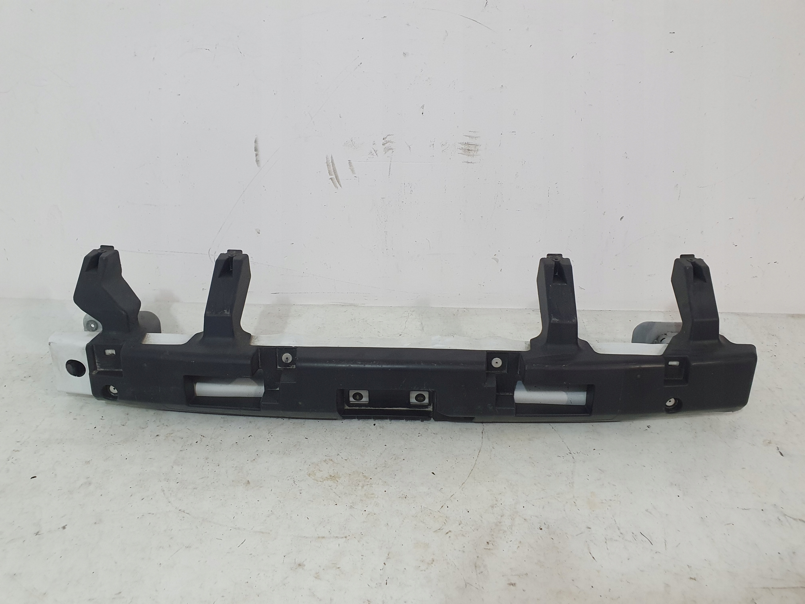 pillar sider absorber below bumper rear part tylni Dacia Jogger