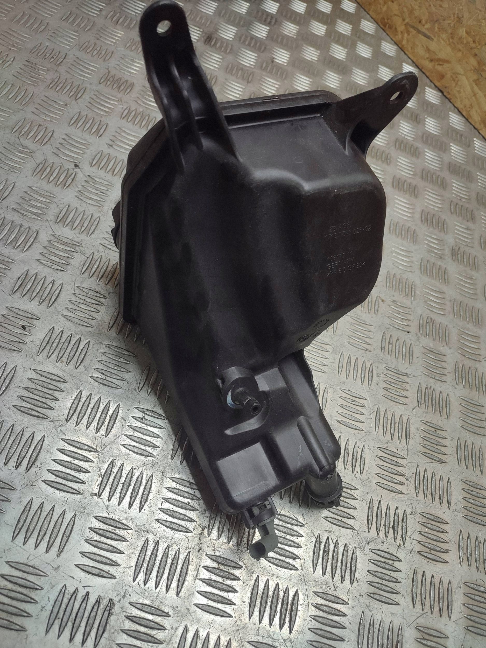 spremnik spremnik vode BMW E90 E91 E92 E87 E81 320i 2.0i 3.0i N43 N52