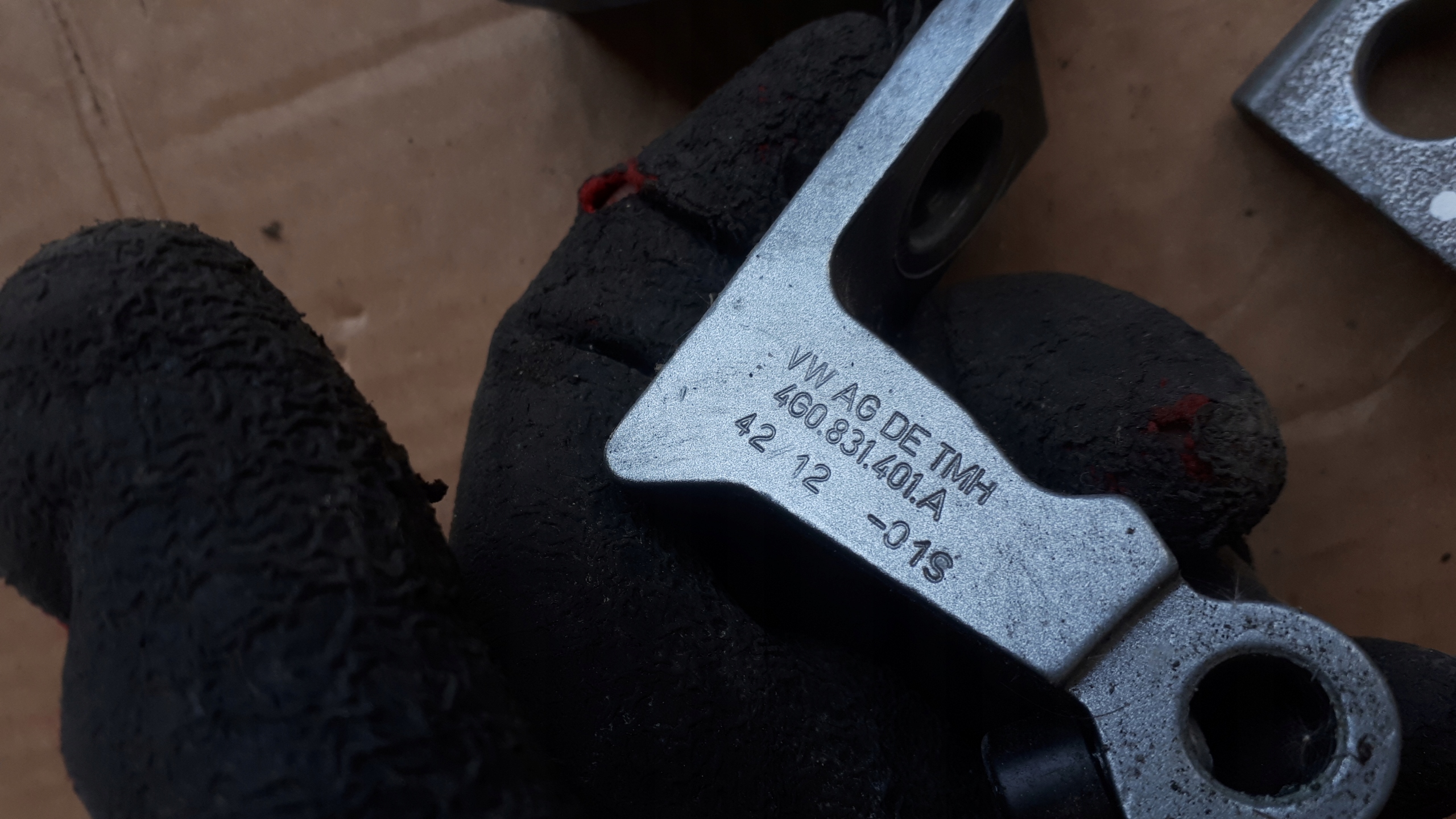 S6 C7 4G A6 hinge hinges door left rear part LY7G