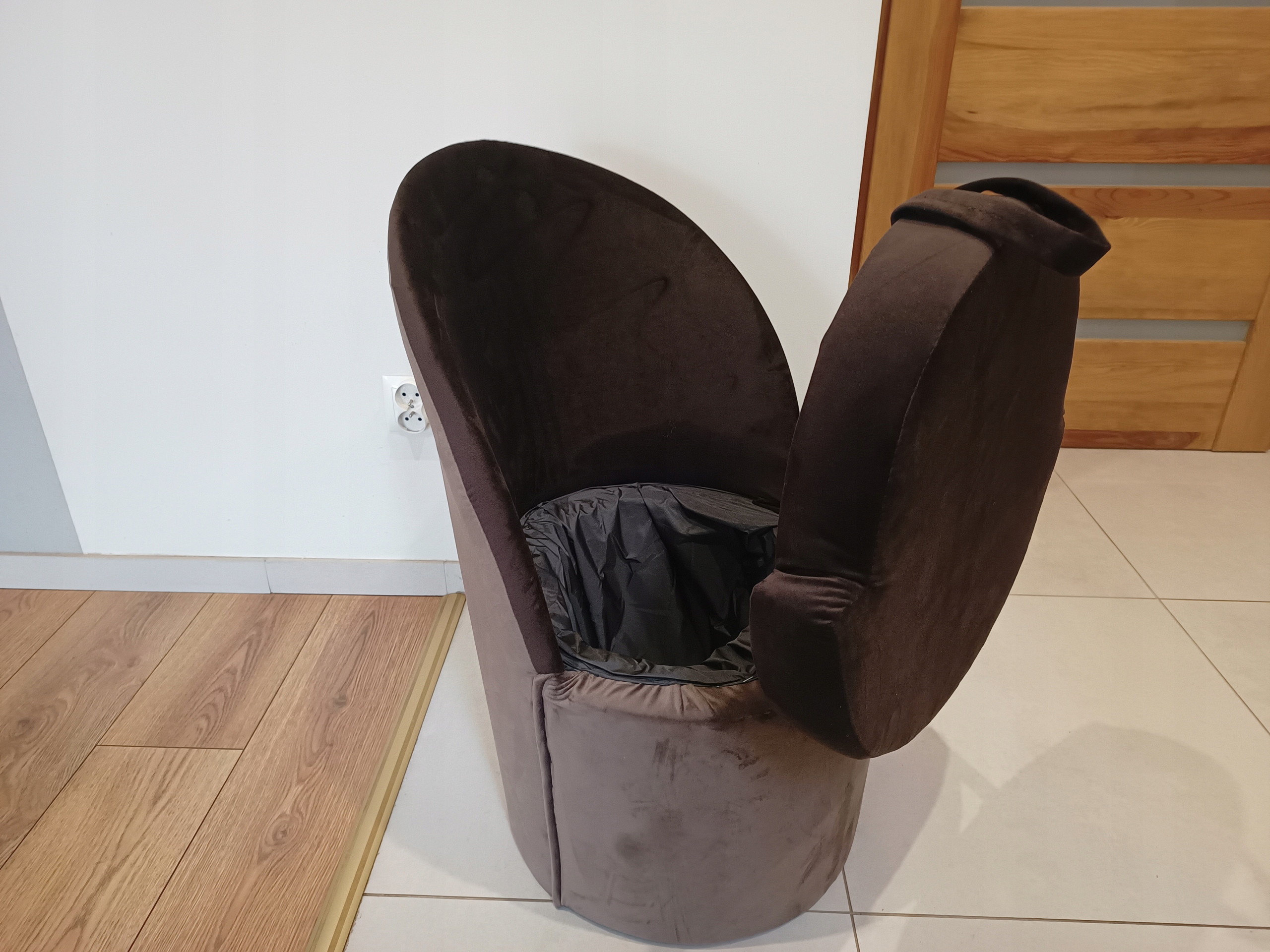 Pufa z oparciem Riviera 2 Typ tapicerowana