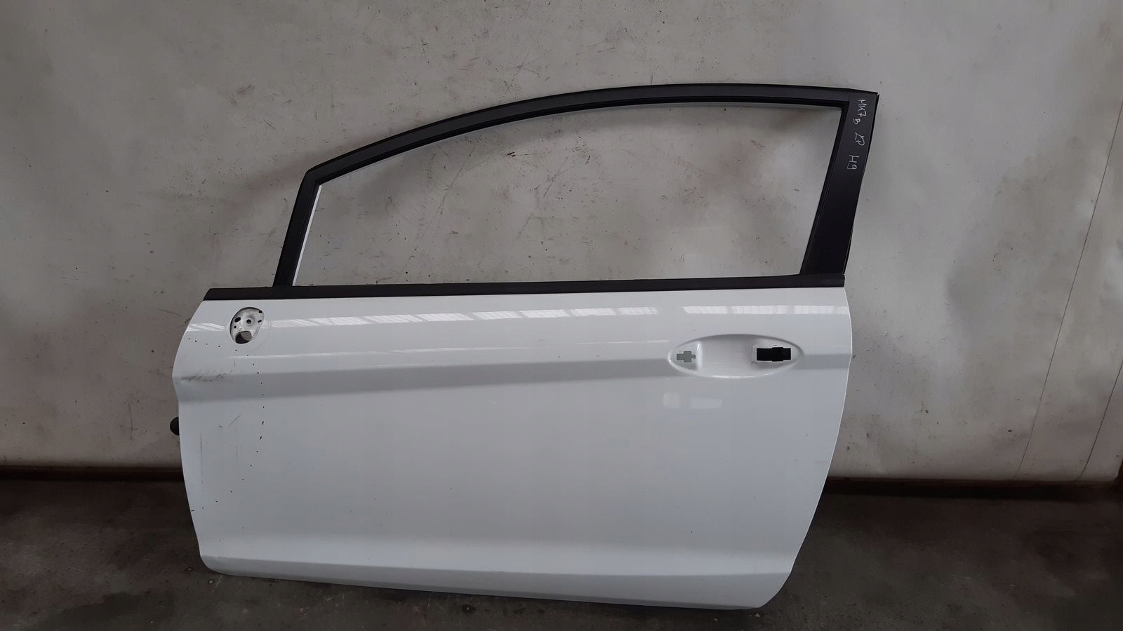 door front front left Ford Fiesta MK7 1,25i 3D H9