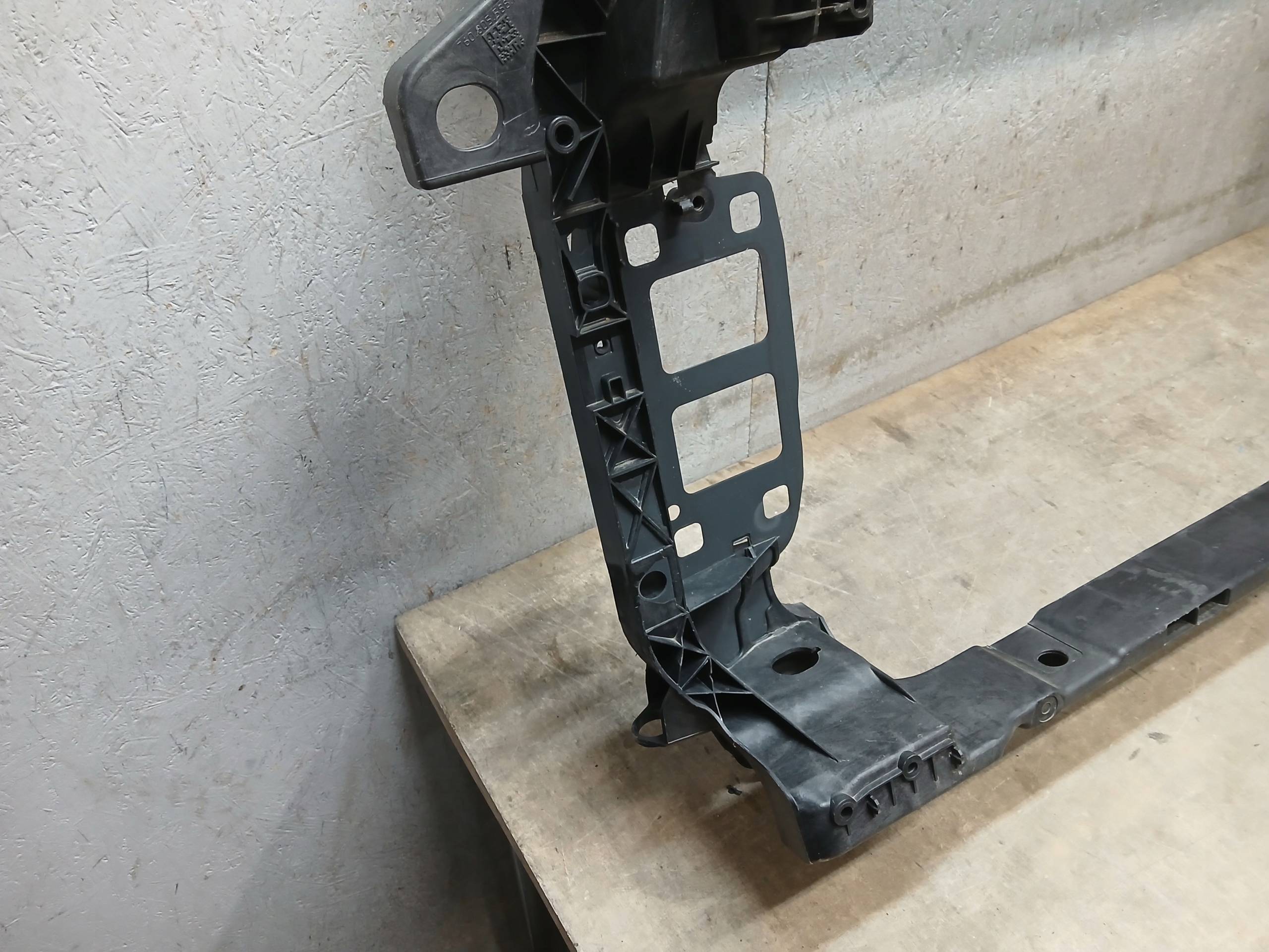 support panel for radiators VW TOUAREG 760 3 III 760805588N