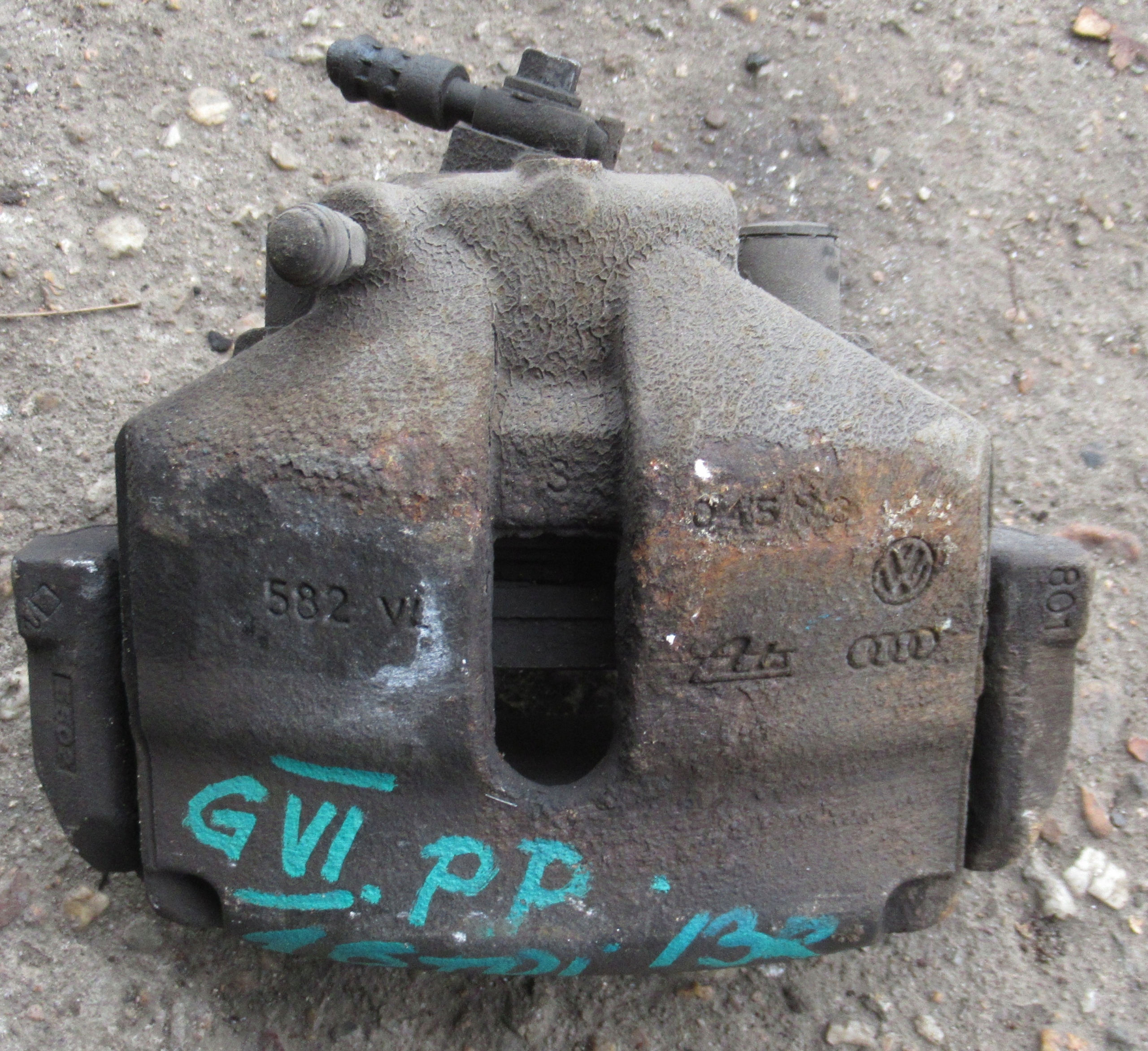 VW GOLF VI 1.6 TDI caliper right front