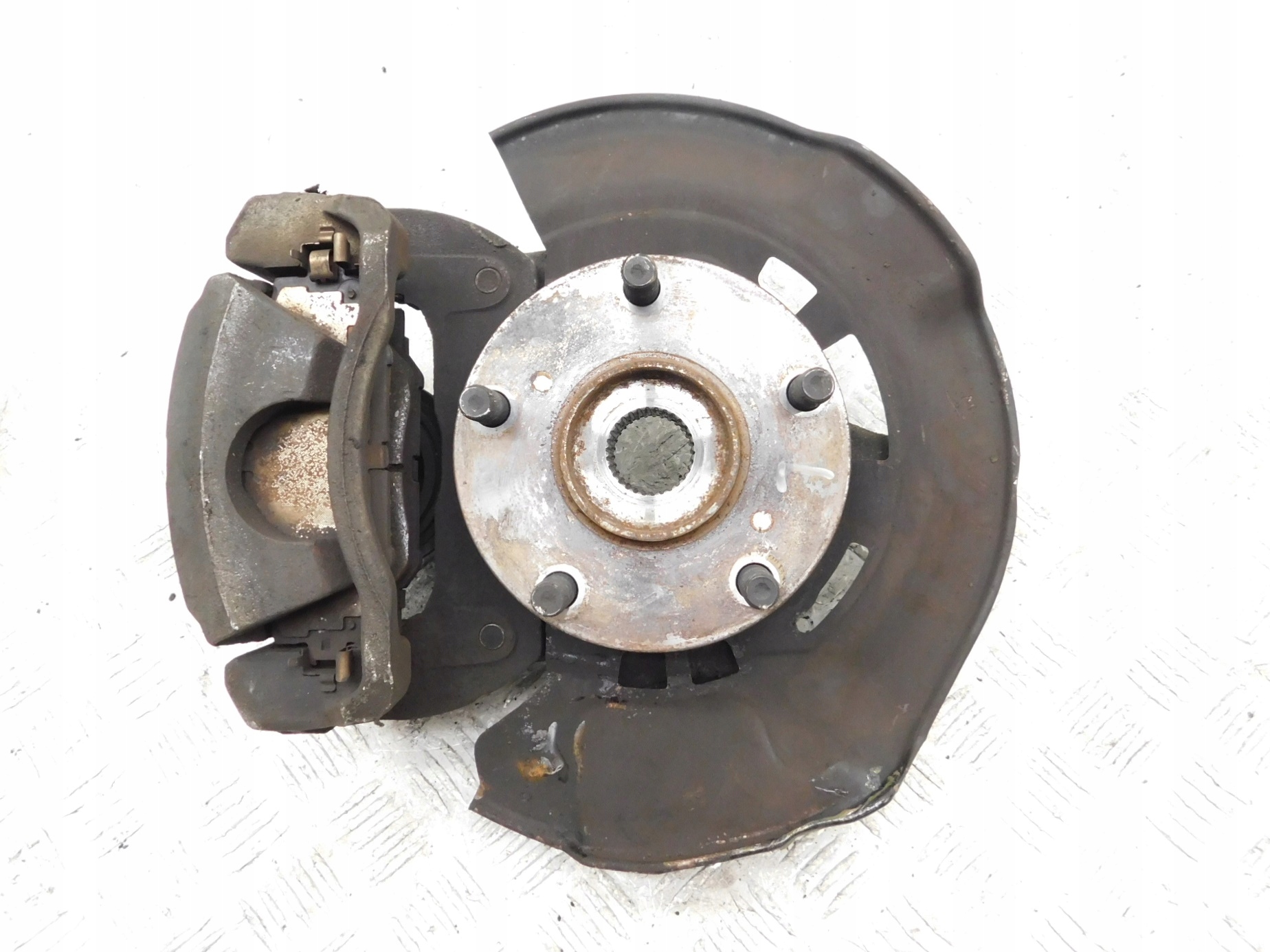 ЦАПФА ЛІВА ПЕРЕД - TOYOTA RAV-4 Rav4 III 06-12 2.2 D4d