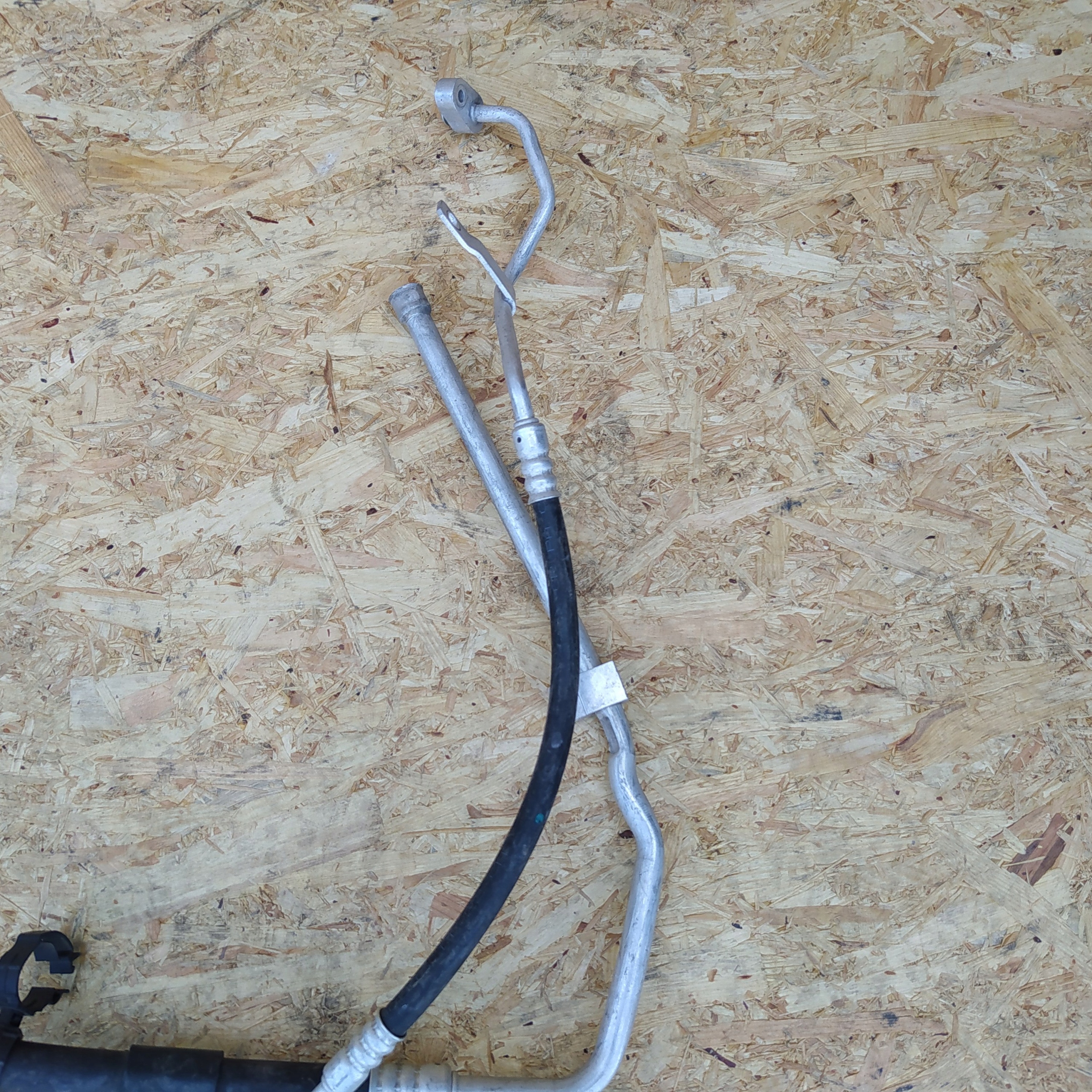 PRZEWODY RURKI KLIMATYZACJI IVECO DAILY VI 3.0D Producent części Iveco OE