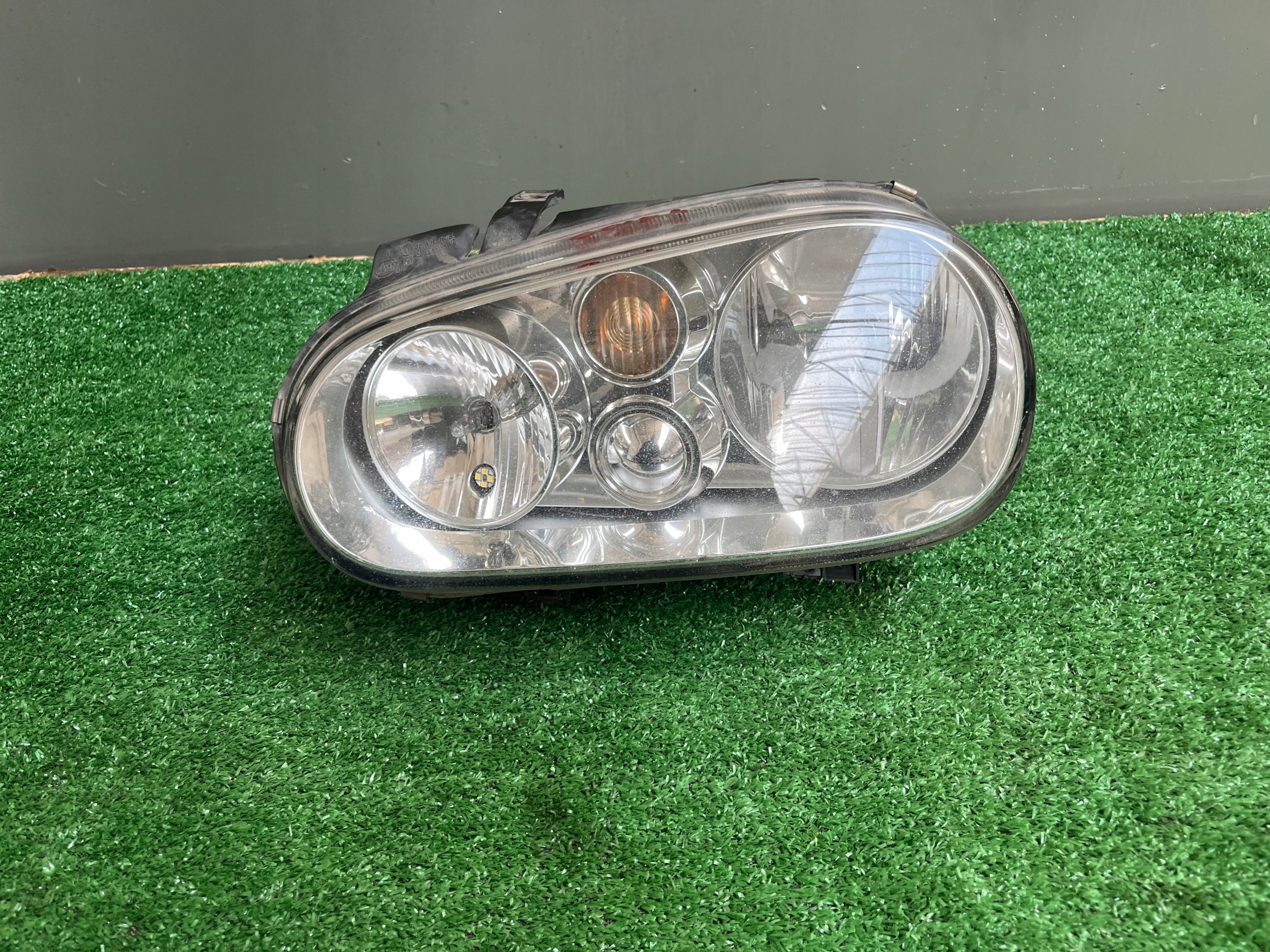 Licht links vorne VOLKSWAGEN GOLF 4