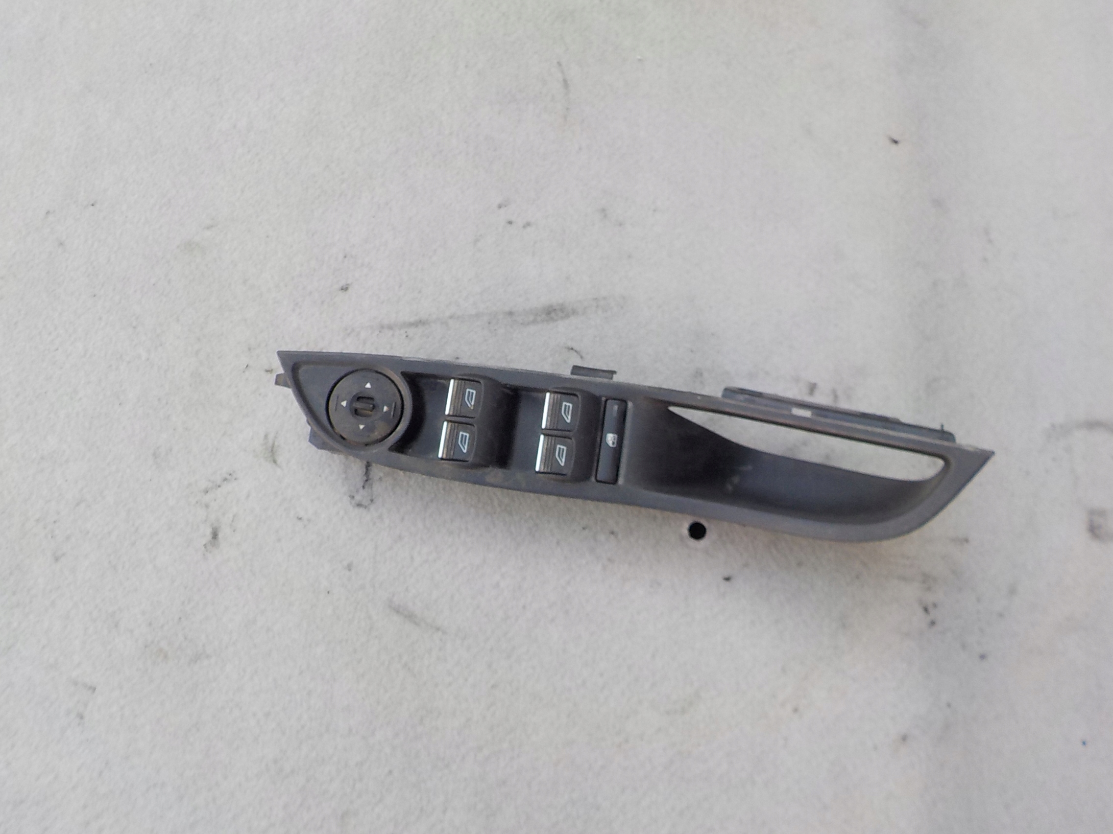 Bouton panel Vitre ford focus mk3 2018r F1ET-14A132-AC