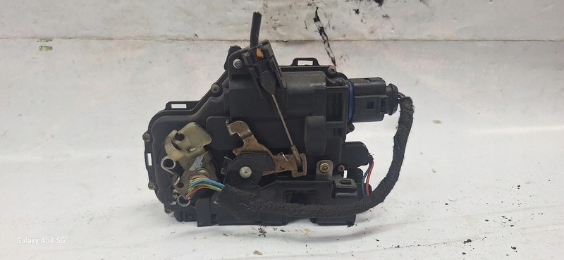 lock door SKODA FABIA and left front 3B1837015N