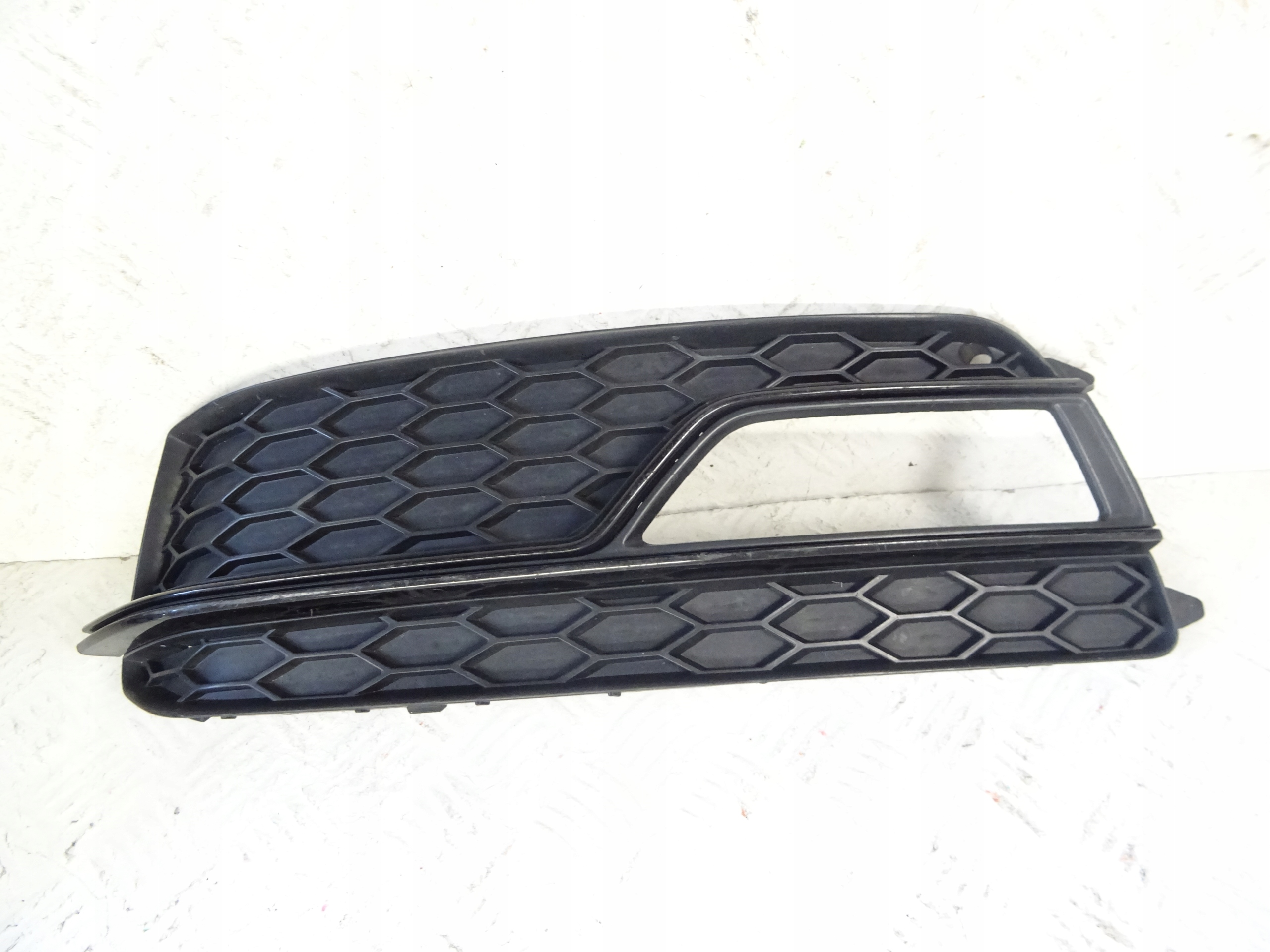 grid of a bumper front front left AUDI A5 8T S-LINE LIFT