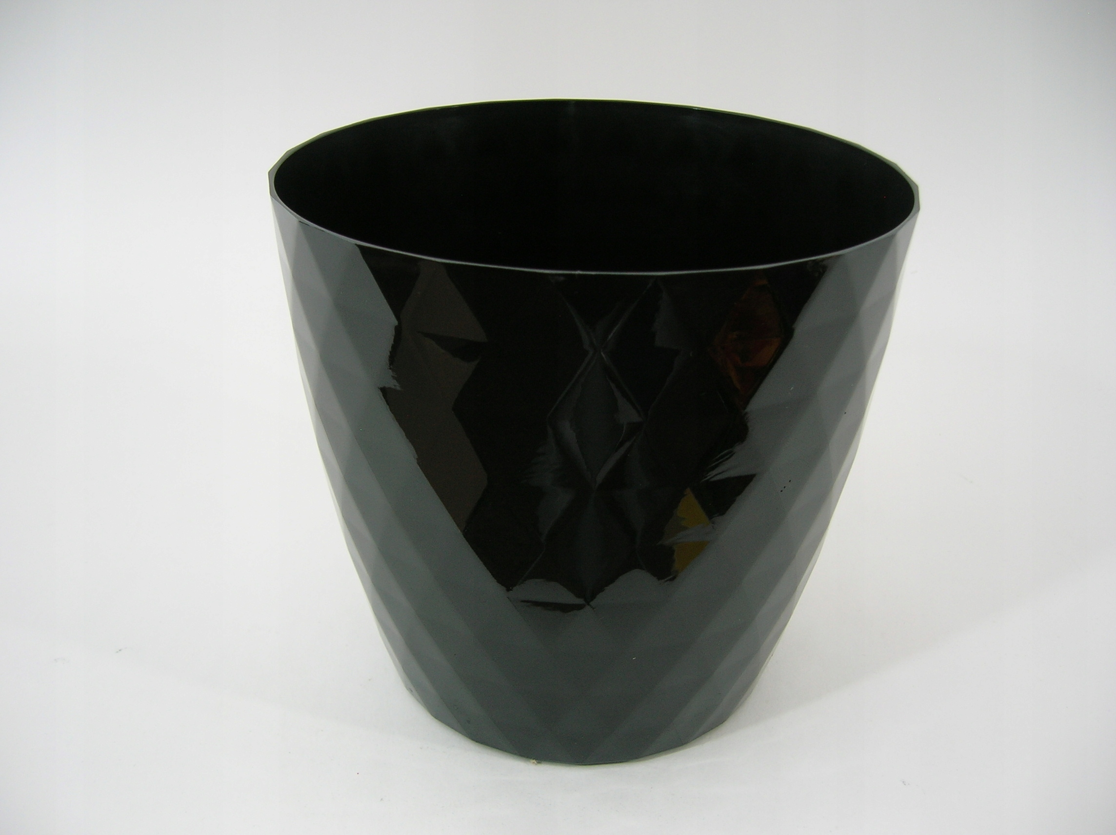 DONICZKA OSŁONKA CRISTAL CZARNA DCRL14 PLASTIKOWA Marka Don-Plast