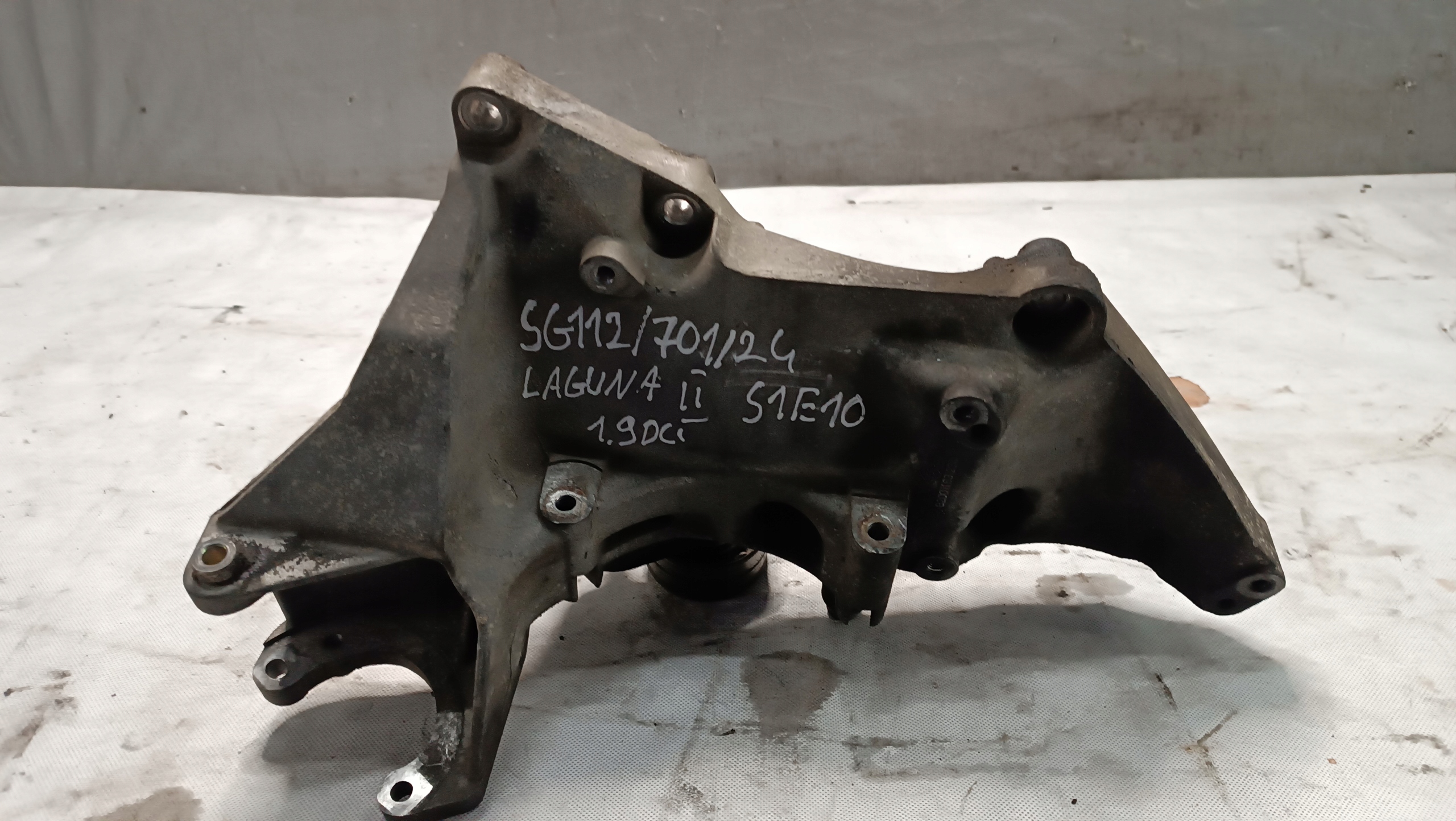 Stütze Halter ALTERNATORA RENAULT LAGUNA II 1.9DCI