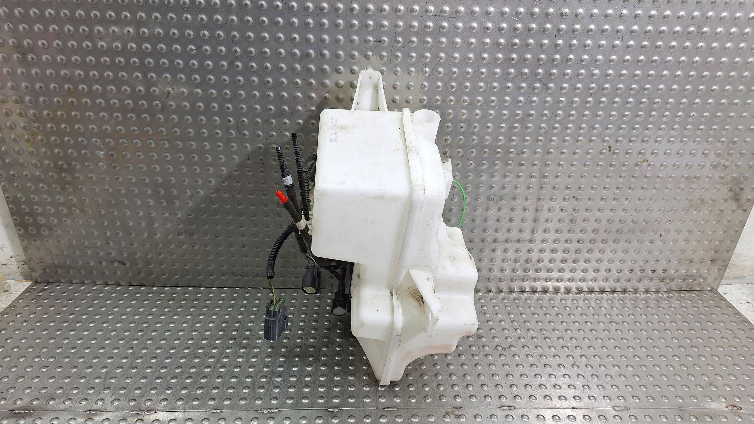 washer fluid tank pump KPL 31391616 VOLVO V40 II