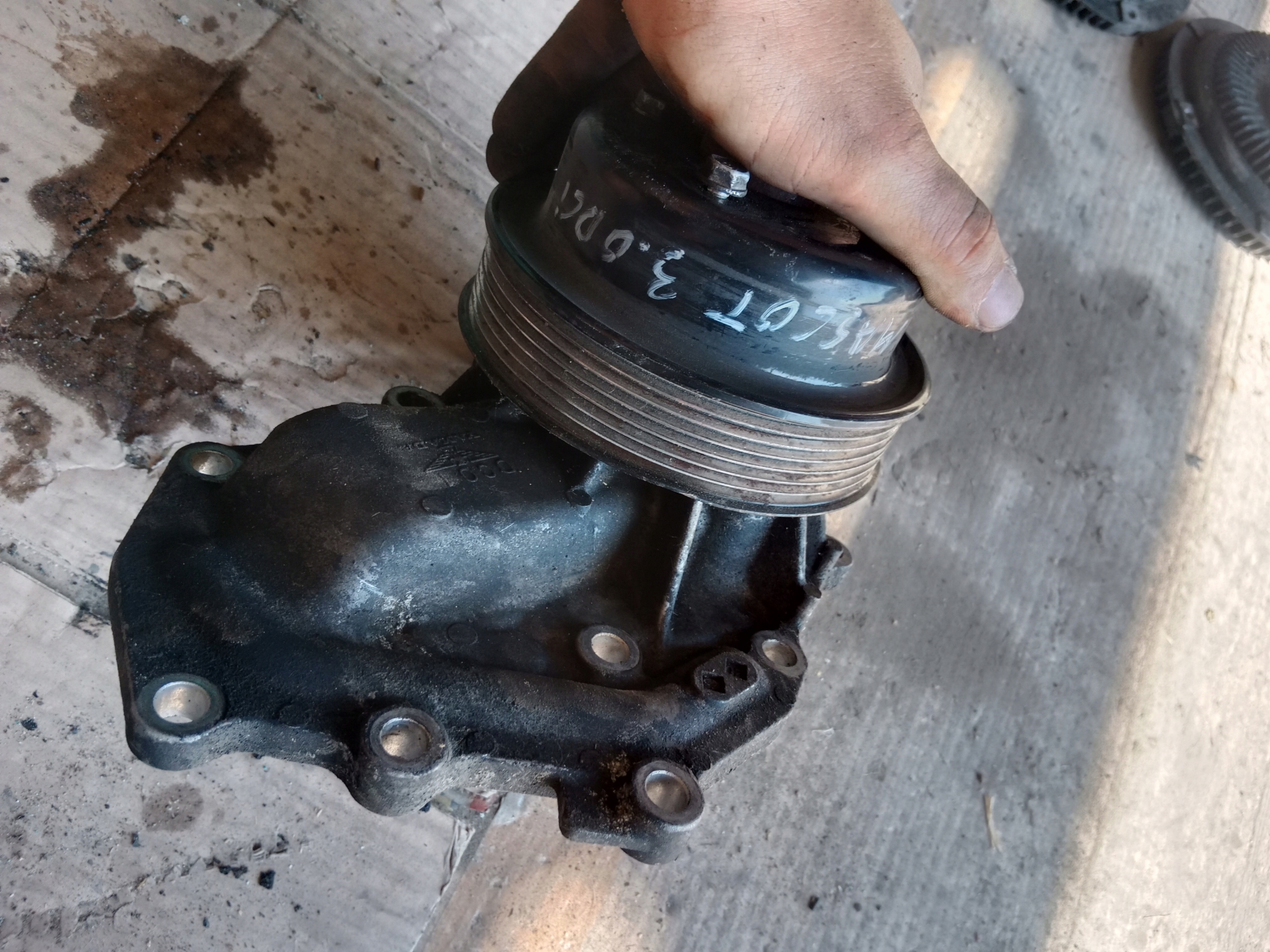 water pump RENAULT MASCOTT 3.0 DCI