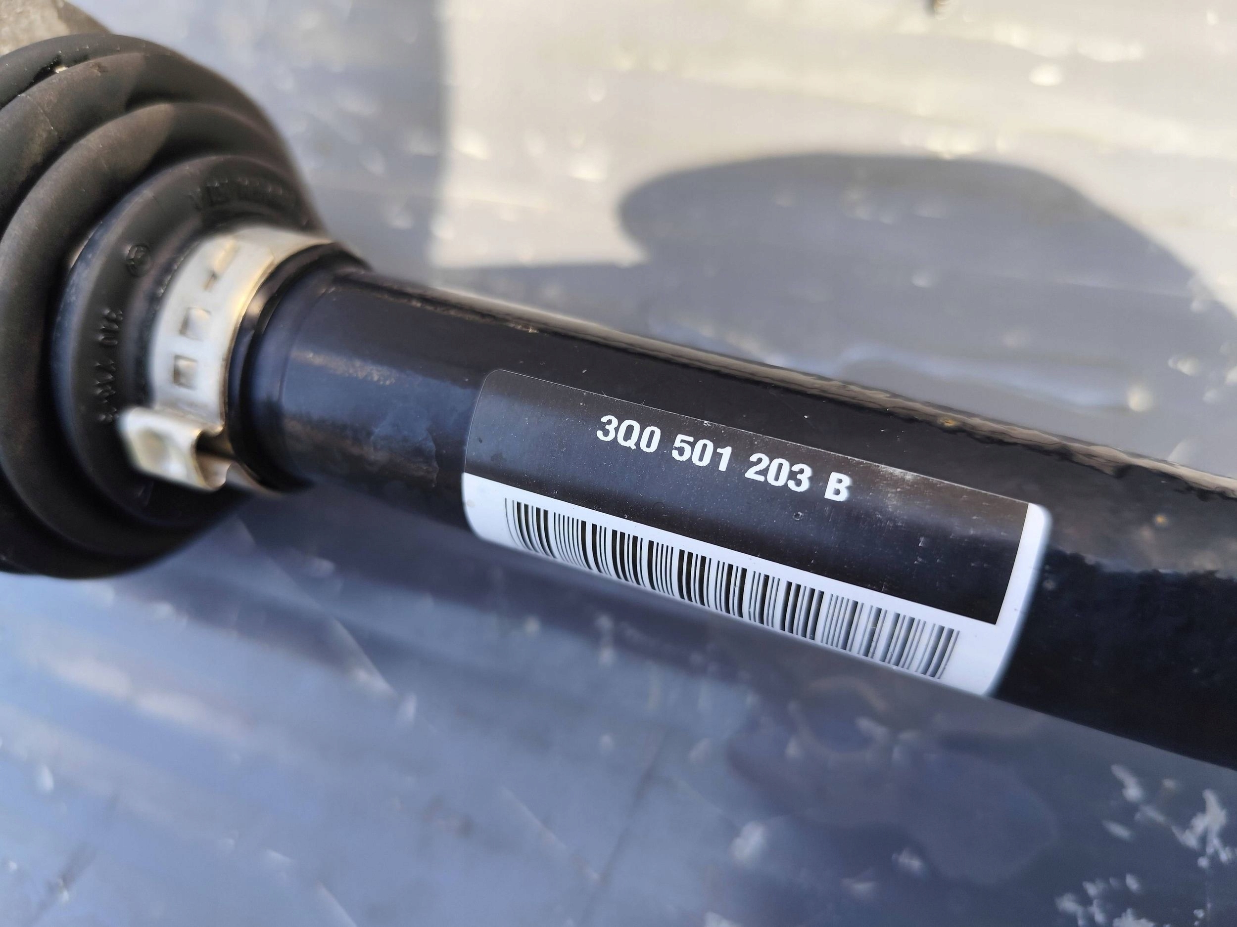 AUDI Q3 II 83A semi-axis rear part rear left 3Q0501203B