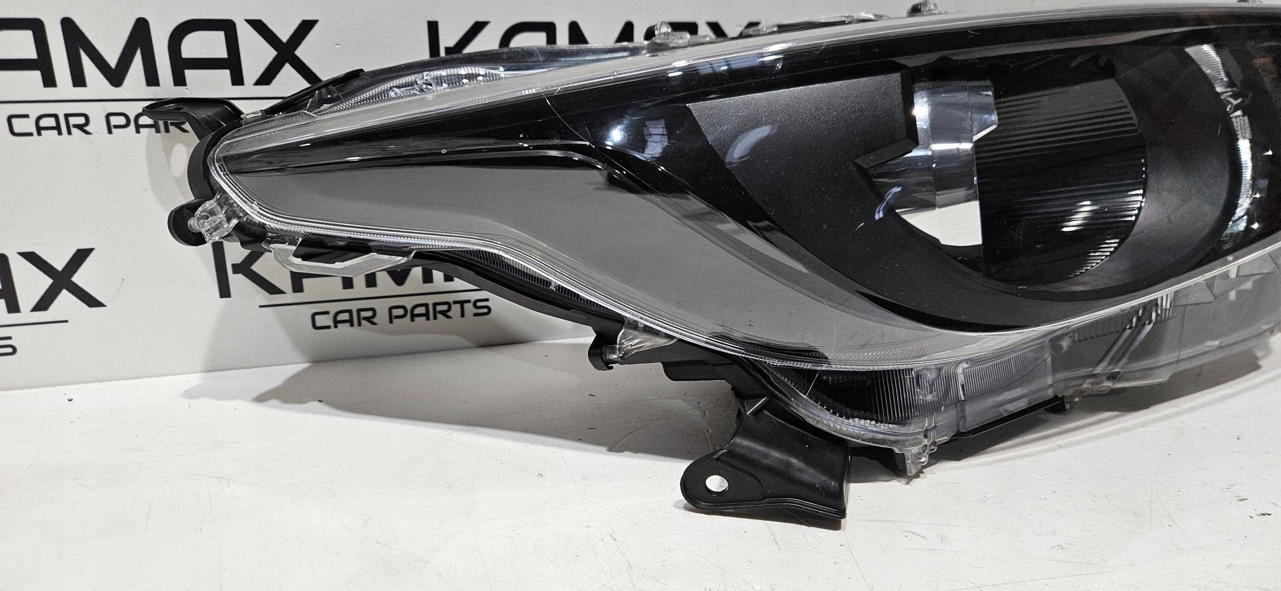 light right front lens TOYOTA YARIS IV 20- original KOITO K0-6EU