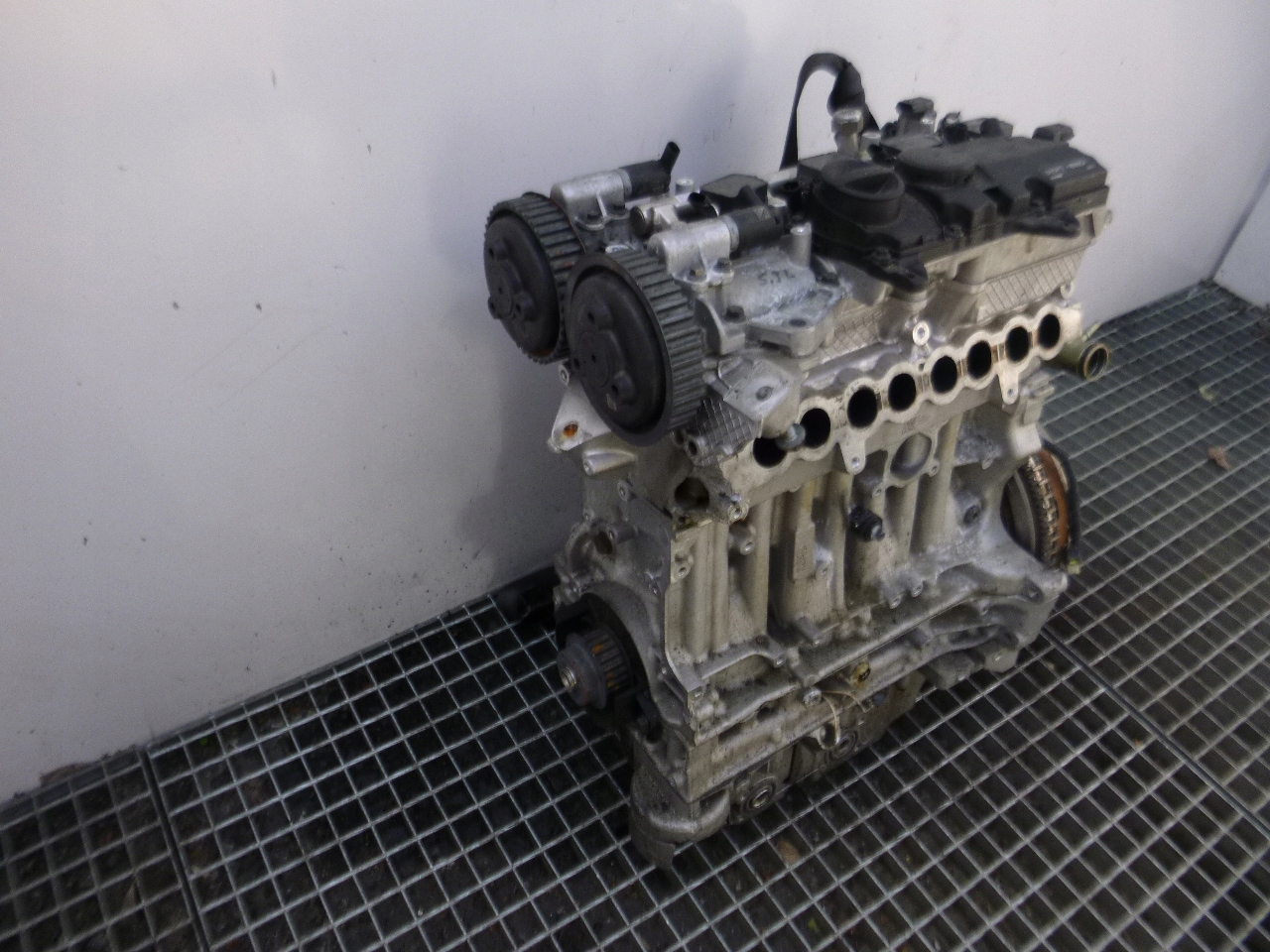 VOLVO V40 15-19 2.0 T3 engine B4204T37 152KM 2017r