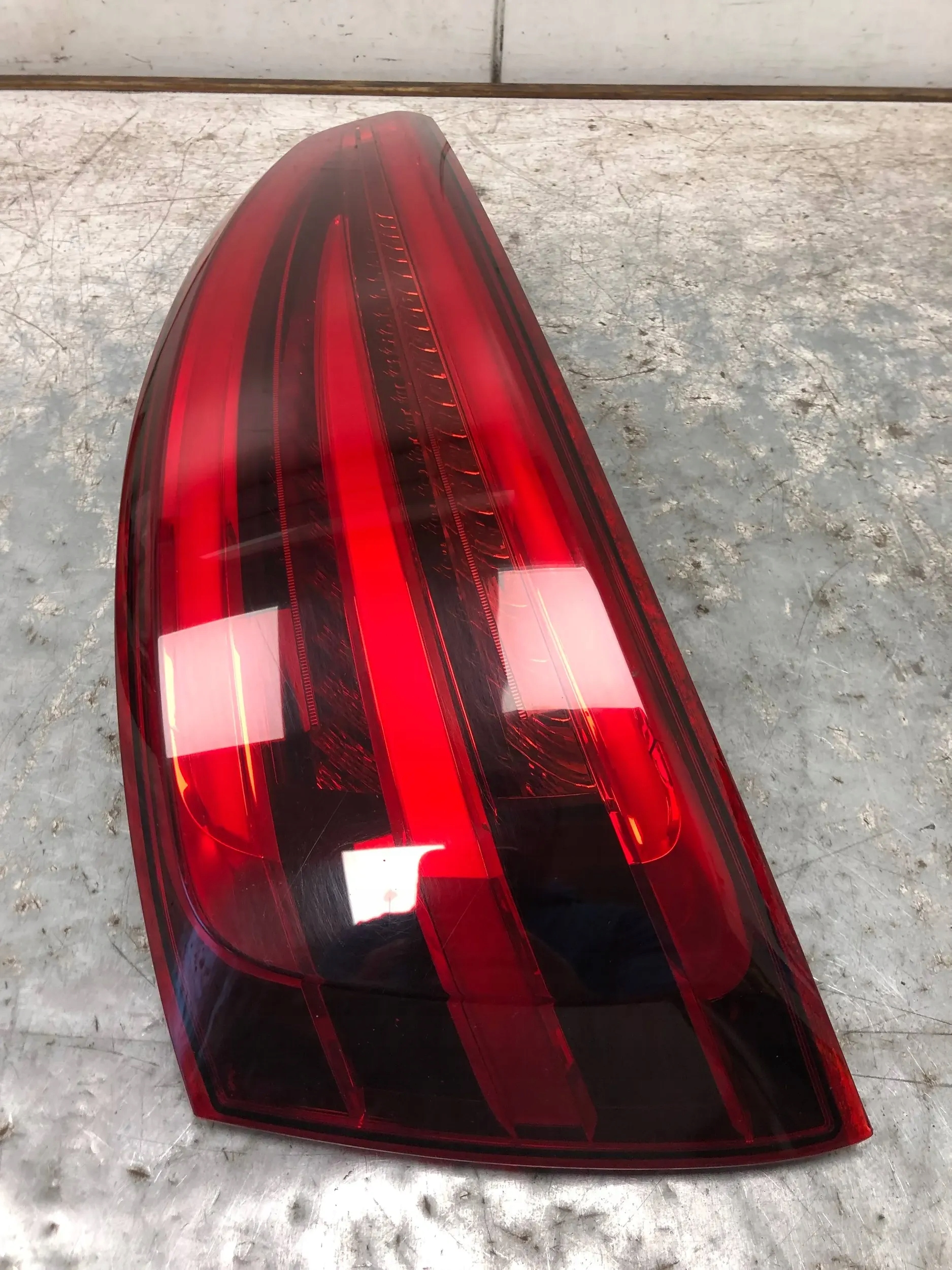 light left rear part LED NEON AUDI Q3 8U 8U0945094A