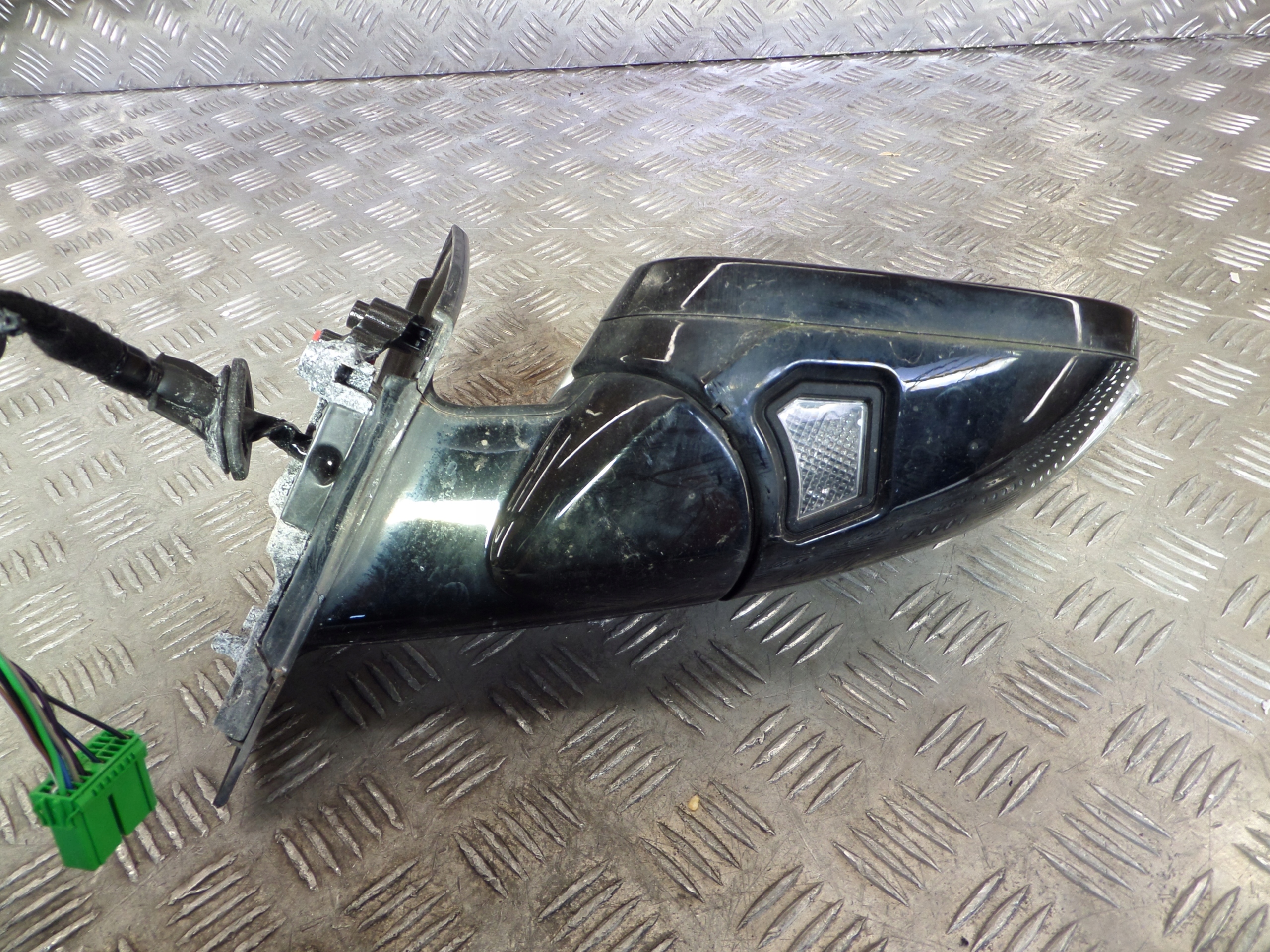 mirror right Volvo V40 II 12- 8PIN 31278140
