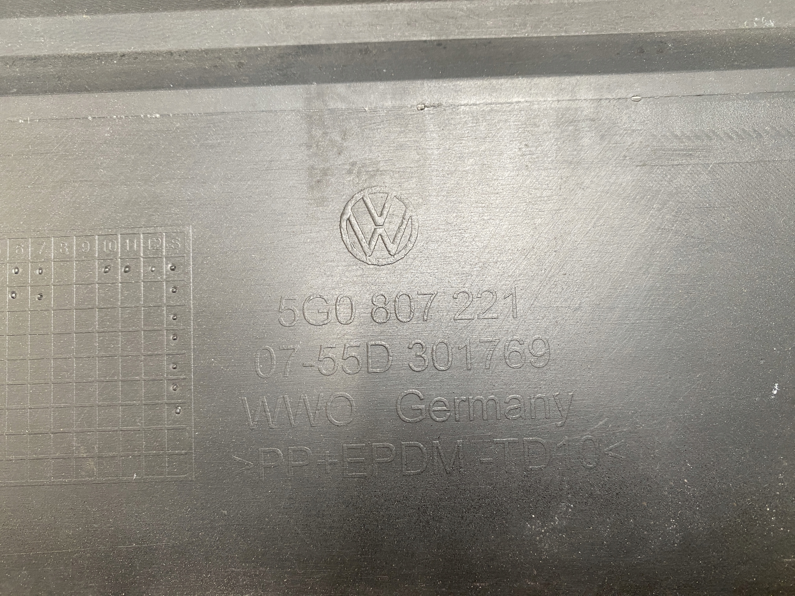 VW GOLF VII 7 5G nárazník předek