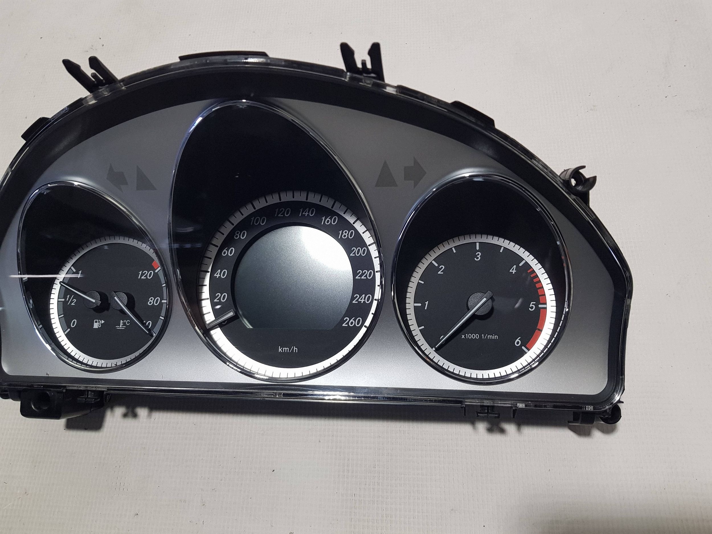 MERCEDES C KLASA W204 dials A2045407748 EU EUROPA