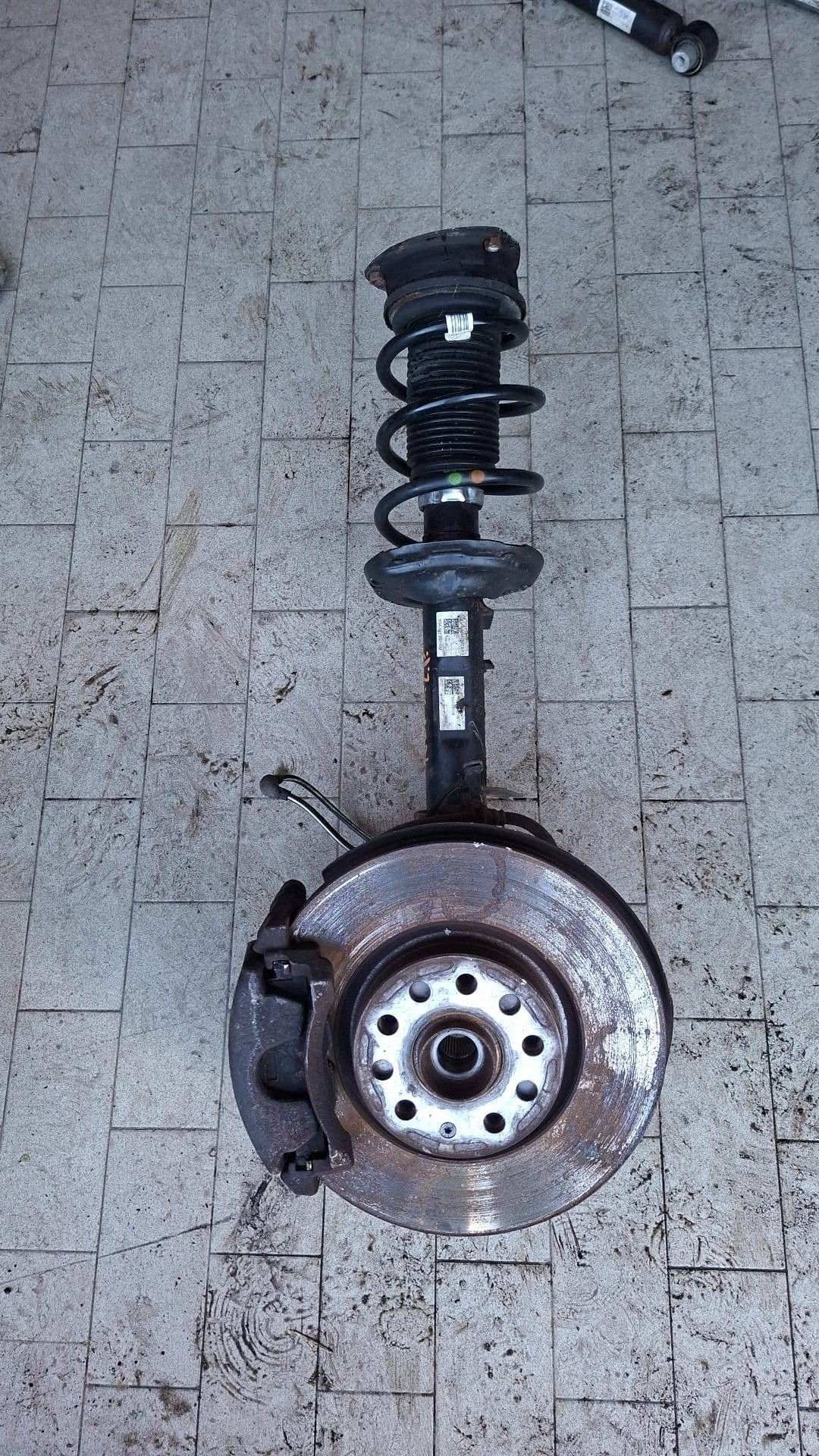 sususpension mcpherson swing front side left VW Touran III 5QA413031AB